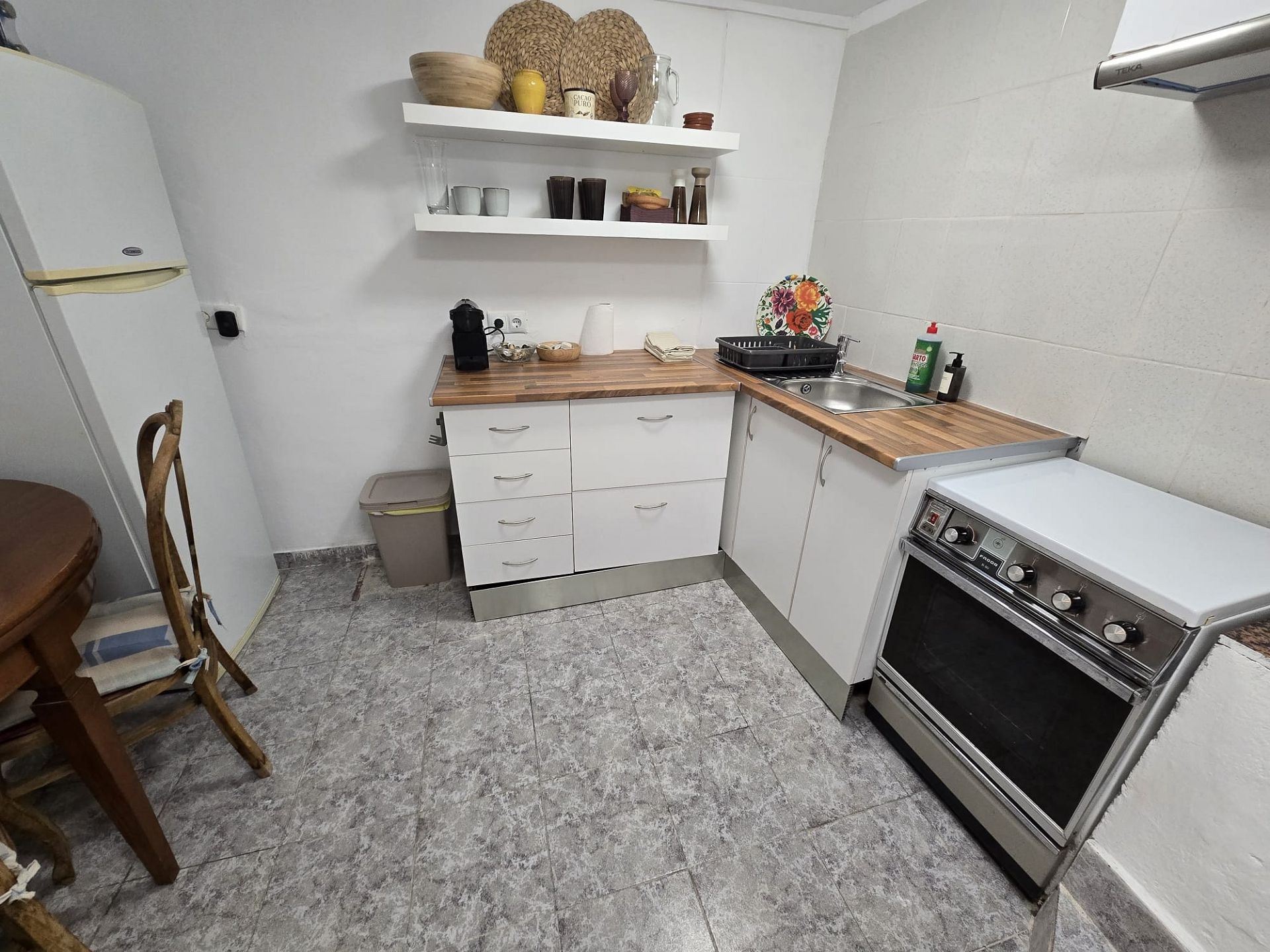 Resale - 2 Bedroom 2 Bathroom Townhouse in Sax -  - Alicante