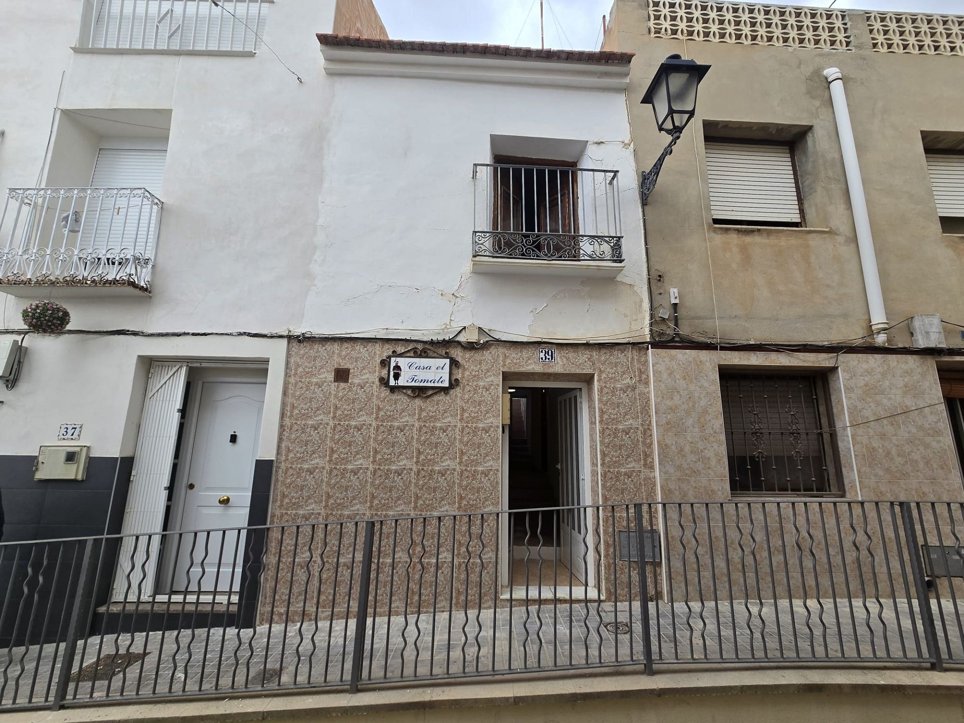 Resale - 2 Bedroom 2 Bathroom Townhouse in Sax -  - Alicante
