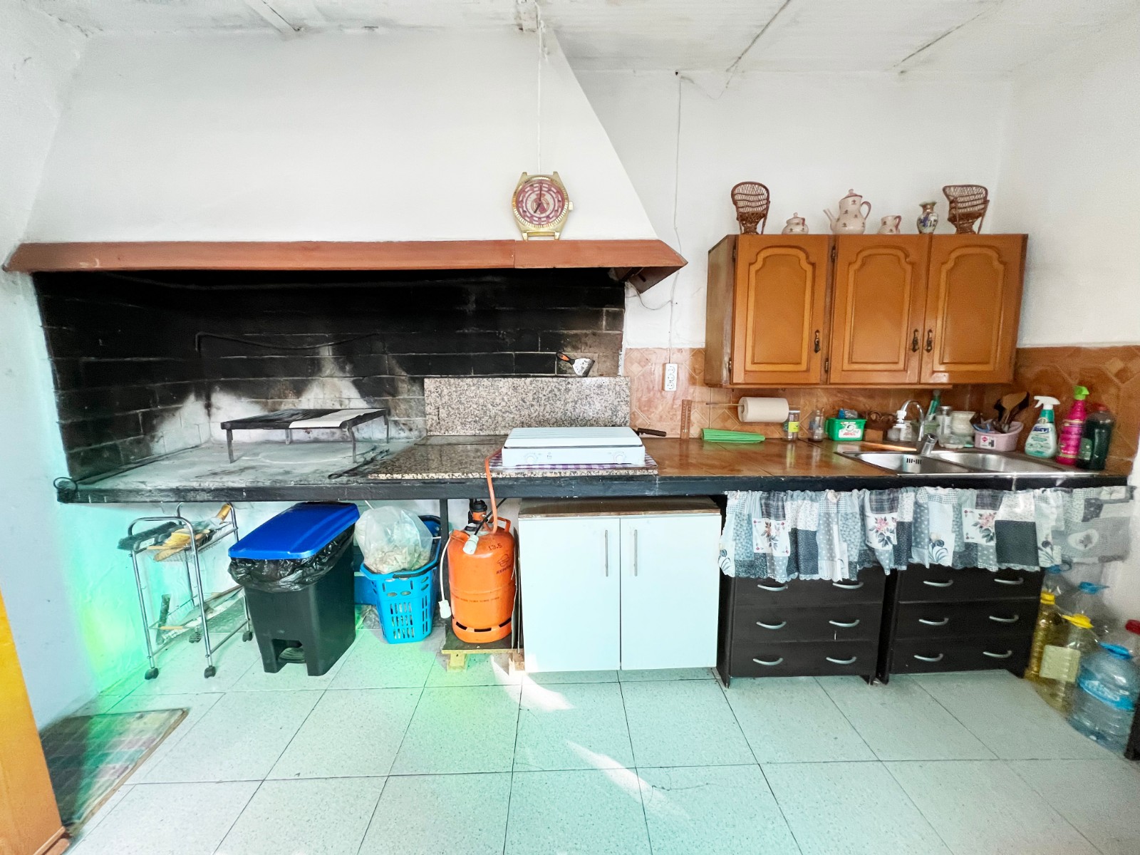 Resale - 4 Bedroom 2 Bathroom Villa in La Romana -  - Alicante