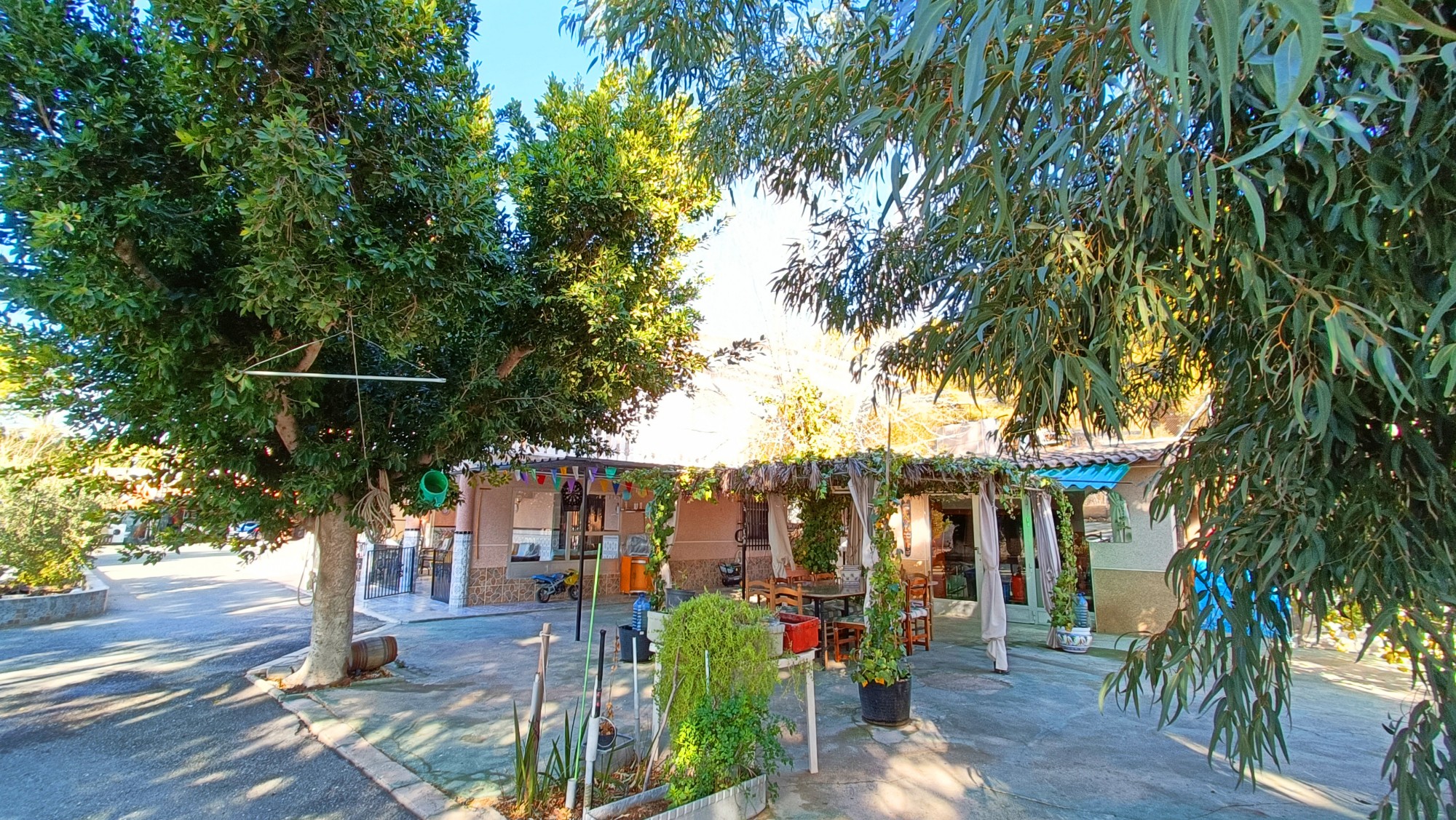 Resale - 4 Bedroom 2 Bathroom Villa in La Romana -  - Alicante