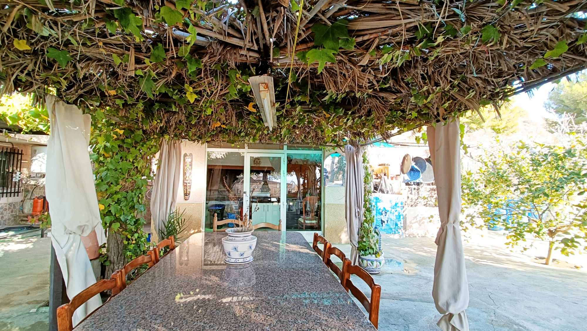 Resale - 4 Bedroom 2 Bathroom Villa in La Romana -  - Alicante