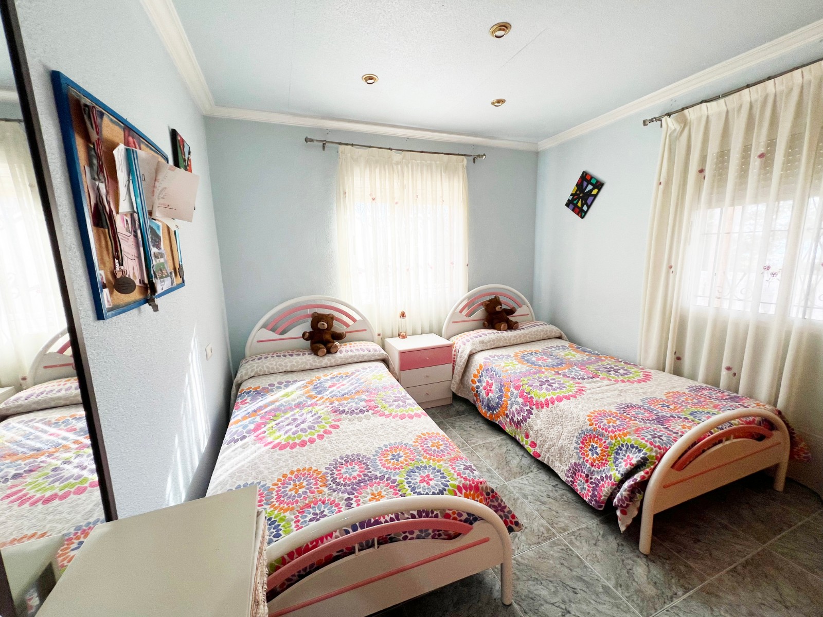 Resale - 4 Bedroom 2 Bathroom Villa in La Romana -  - Alicante