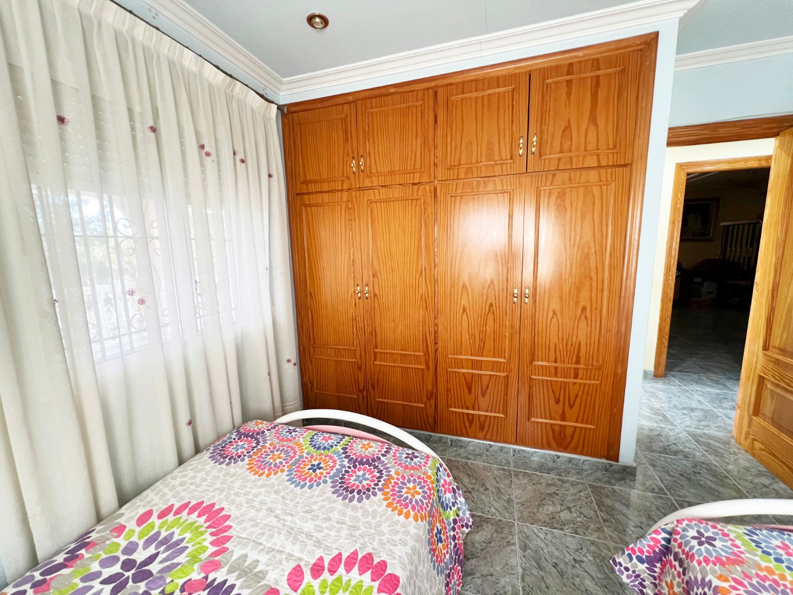 Resale - 4 Bedroom 2 Bathroom Villa in La Romana -  - Alicante