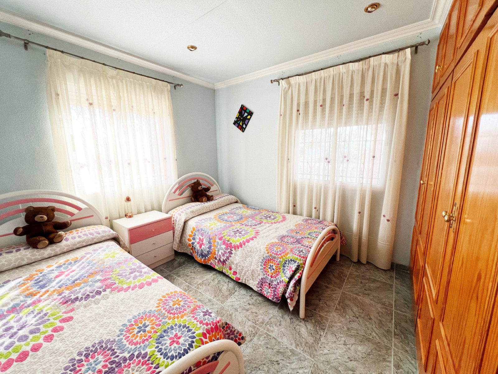 Resale - 4 Bedroom 2 Bathroom Villa in La Romana -  - Alicante