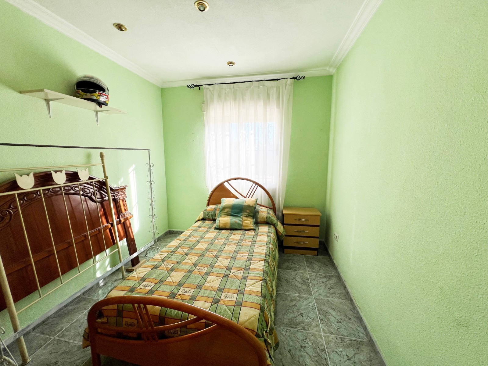 Resale - 4 Bedroom 2 Bathroom Villa in La Romana -  - Alicante