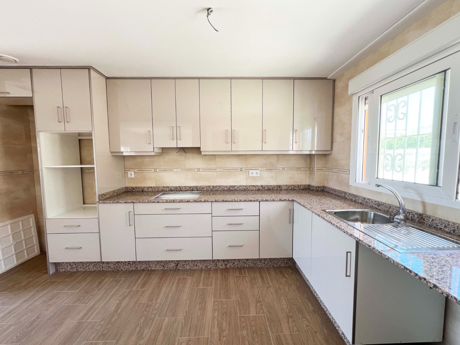 Resale - 3 Bedroom 2 Bathroom Villa in Macisvenda -  - Murcia