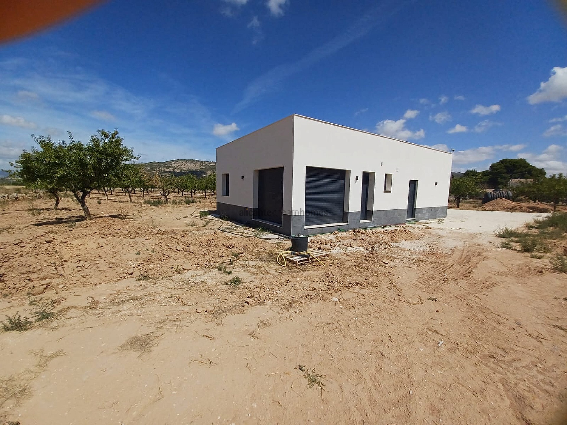 Resale - 1 Bedroom 1 Bathroom Villa in Pinoso -  - Alicante