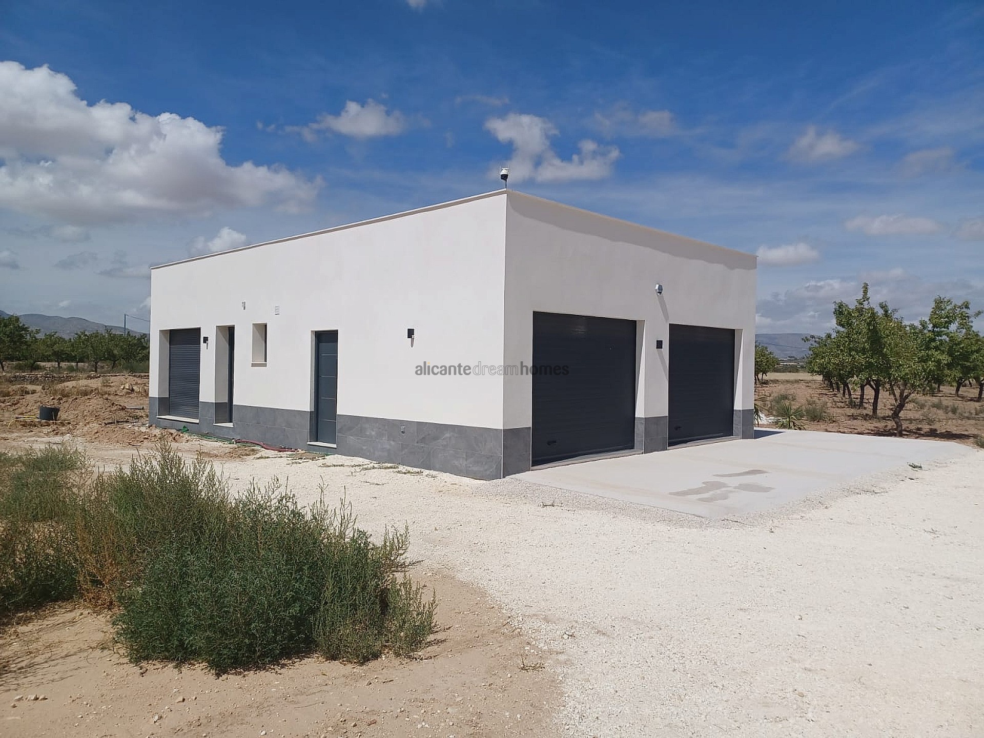 Resale - 1 Bedroom 1 Bathroom Villa in Pinoso -  - Alicante
