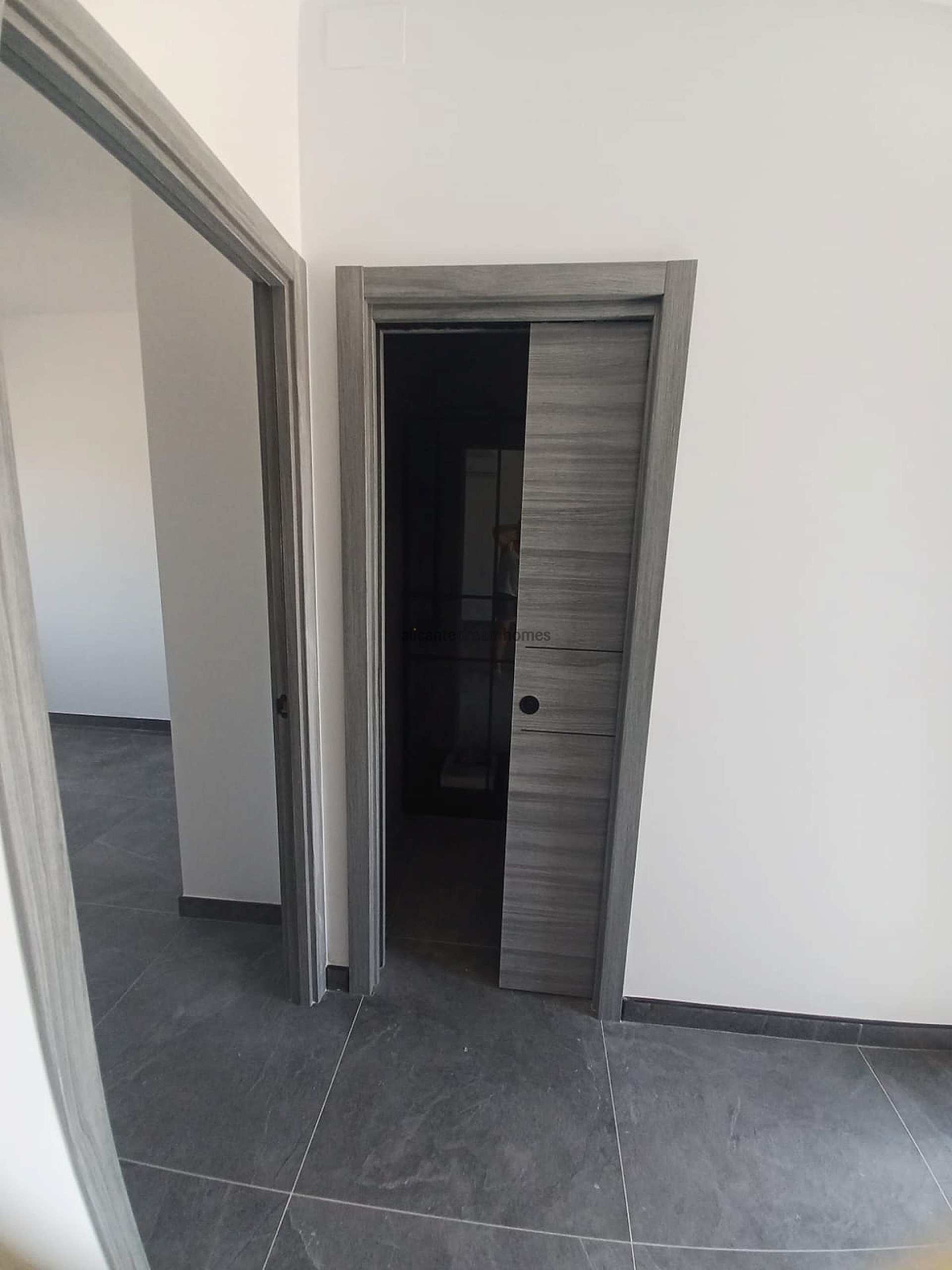 Resale - 1 Bedroom 1 Bathroom Villa in Pinoso -  - Alicante
