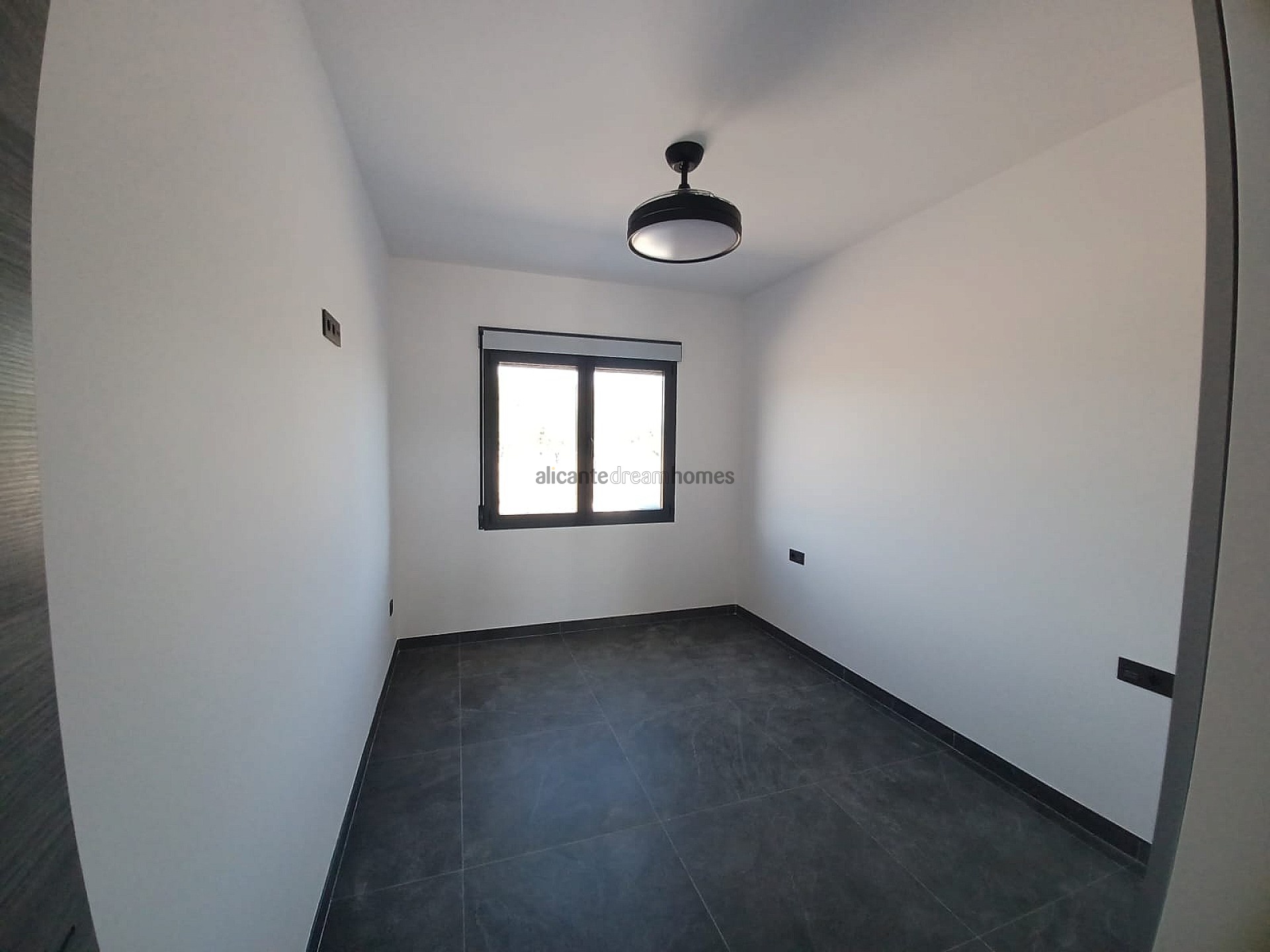 Resale - 1 Bedroom 1 Bathroom Villa in Pinoso -  - Alicante