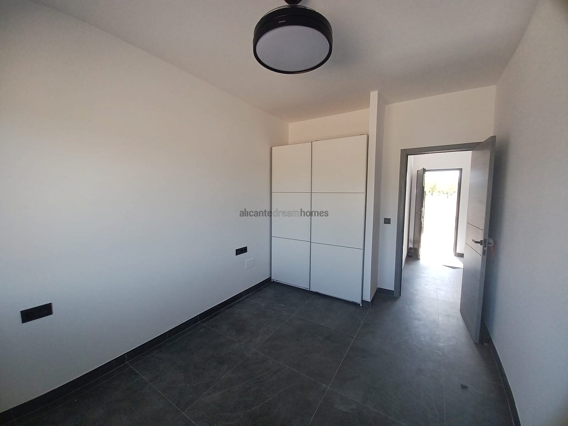 Resale - 1 Bedroom 1 Bathroom Villa in Pinoso -  - Alicante