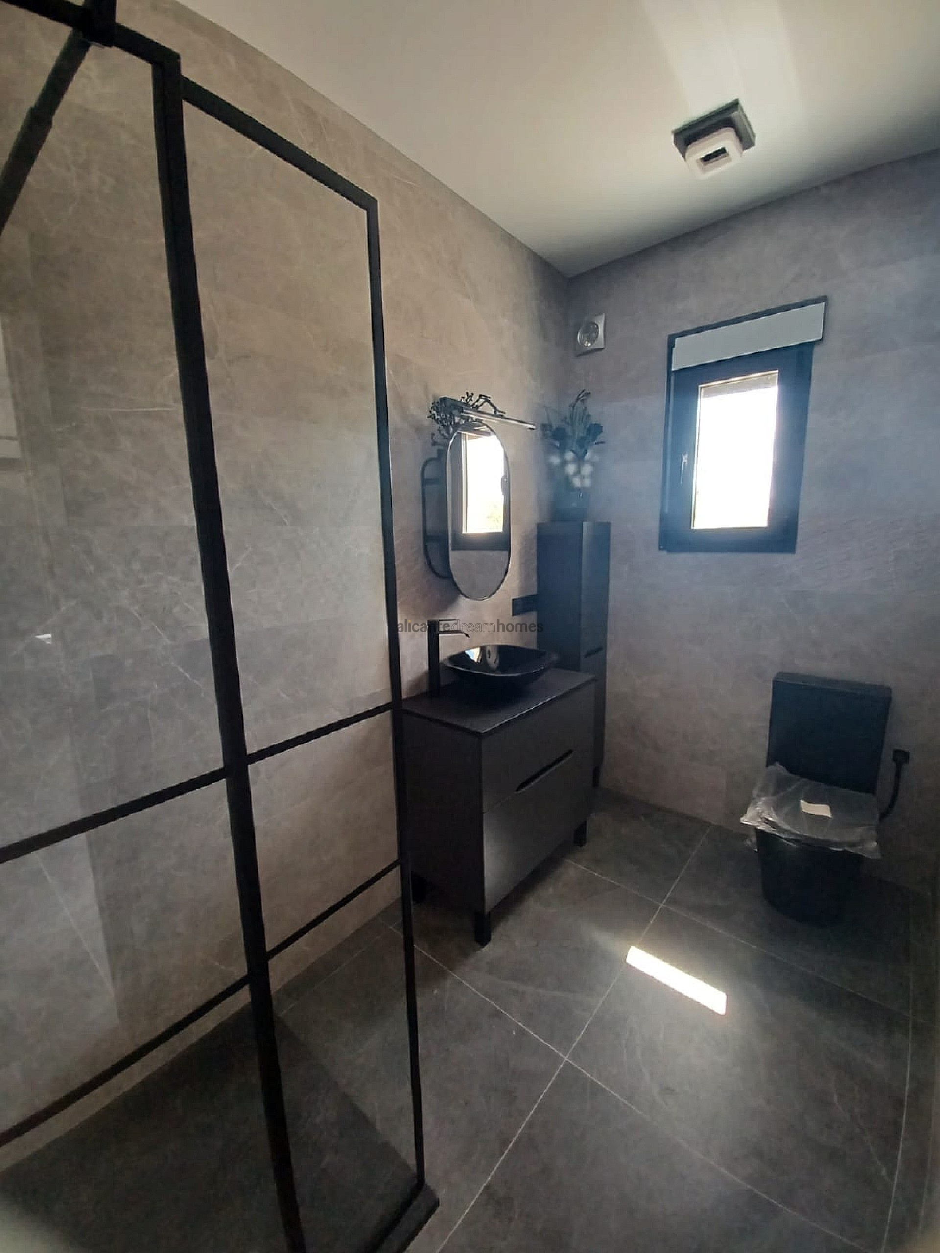 Resale - 1 Bedroom 1 Bathroom Villa in Pinoso -  - Alicante