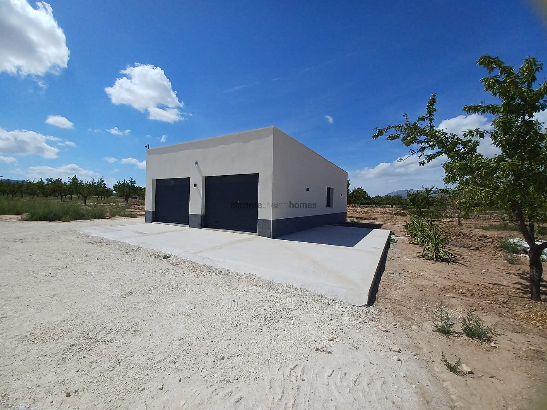 Resale - 1 Bedroom 1 Bathroom Villa in Pinoso -  - Alicante