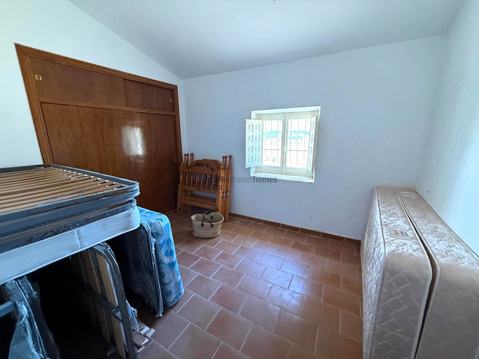 Resale - 12 Bedroom 5 Bathroom Country house in Castalla -  - Alicante