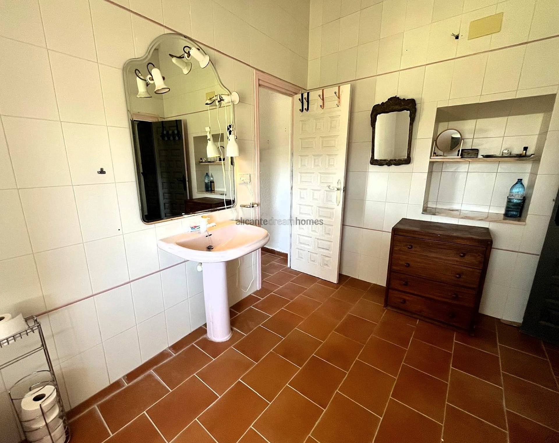 Resale - 12 Bedroom 5 Bathroom Country house in Castalla -  - Alicante
