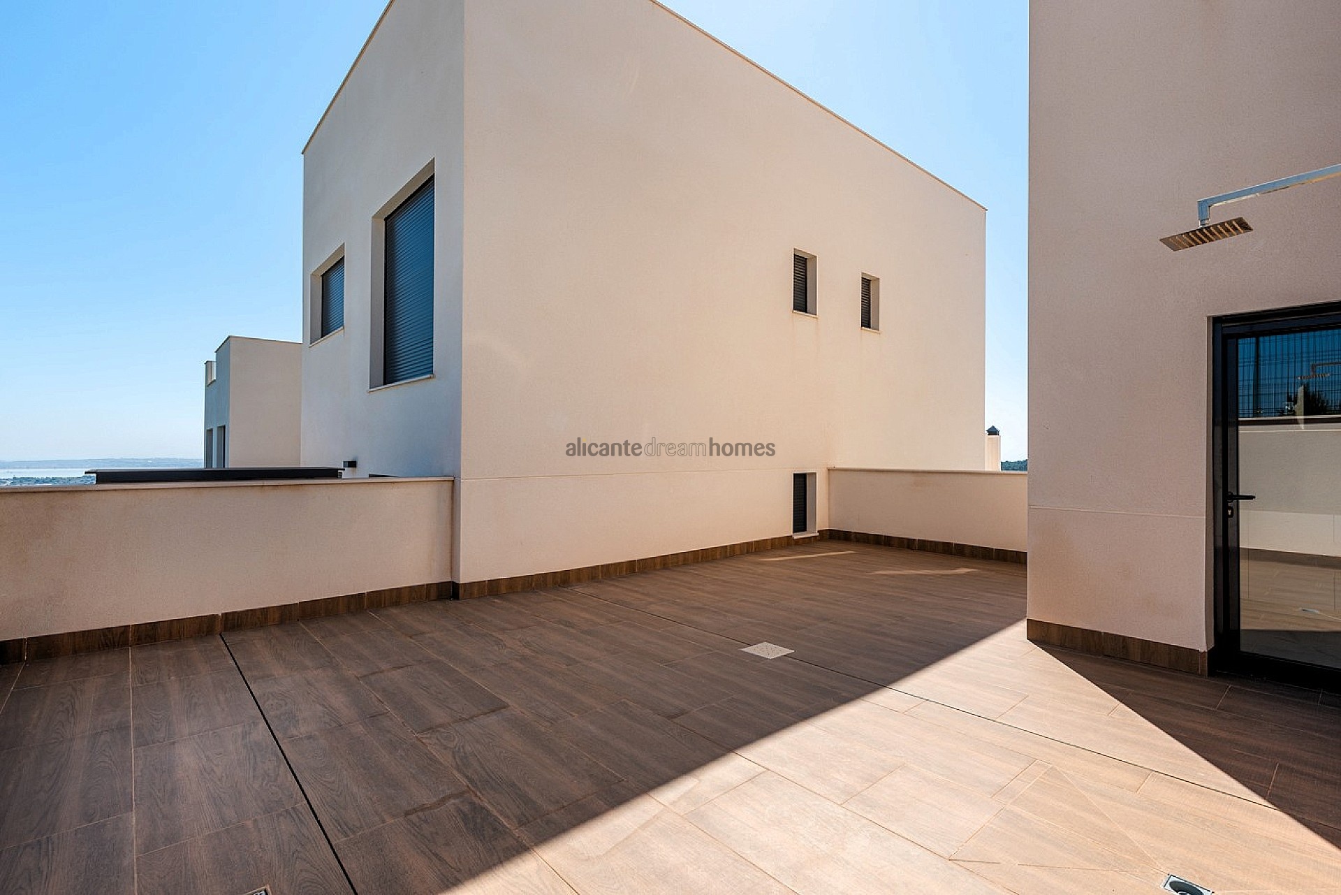 Resale - 2 Bedroom 2 Bathroom Bungalow in San Miguel de Salinas -  - Alicante