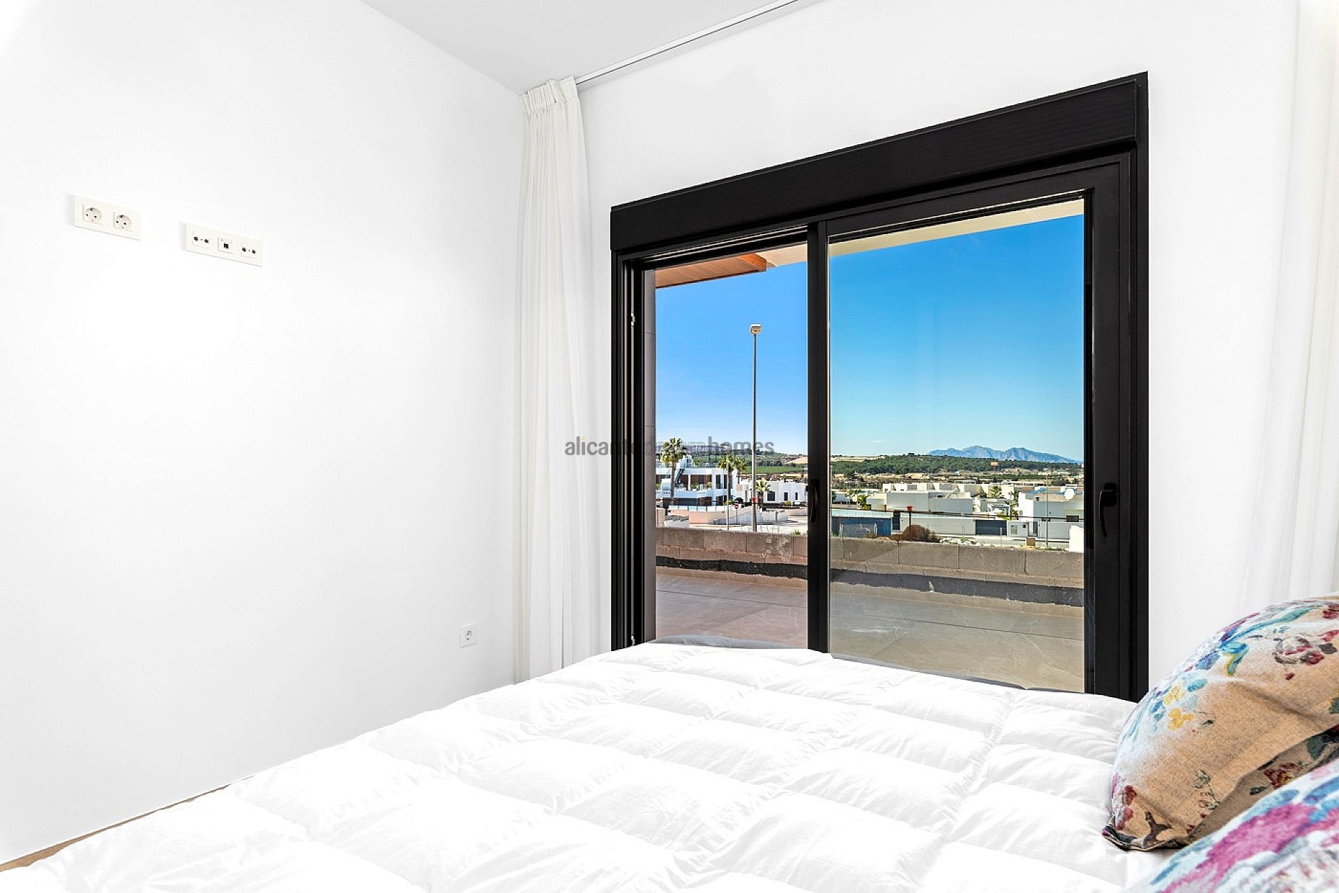 Resale - 3 Bedroom 2 Bathroom Apartment in Benijofar -  - Alicante