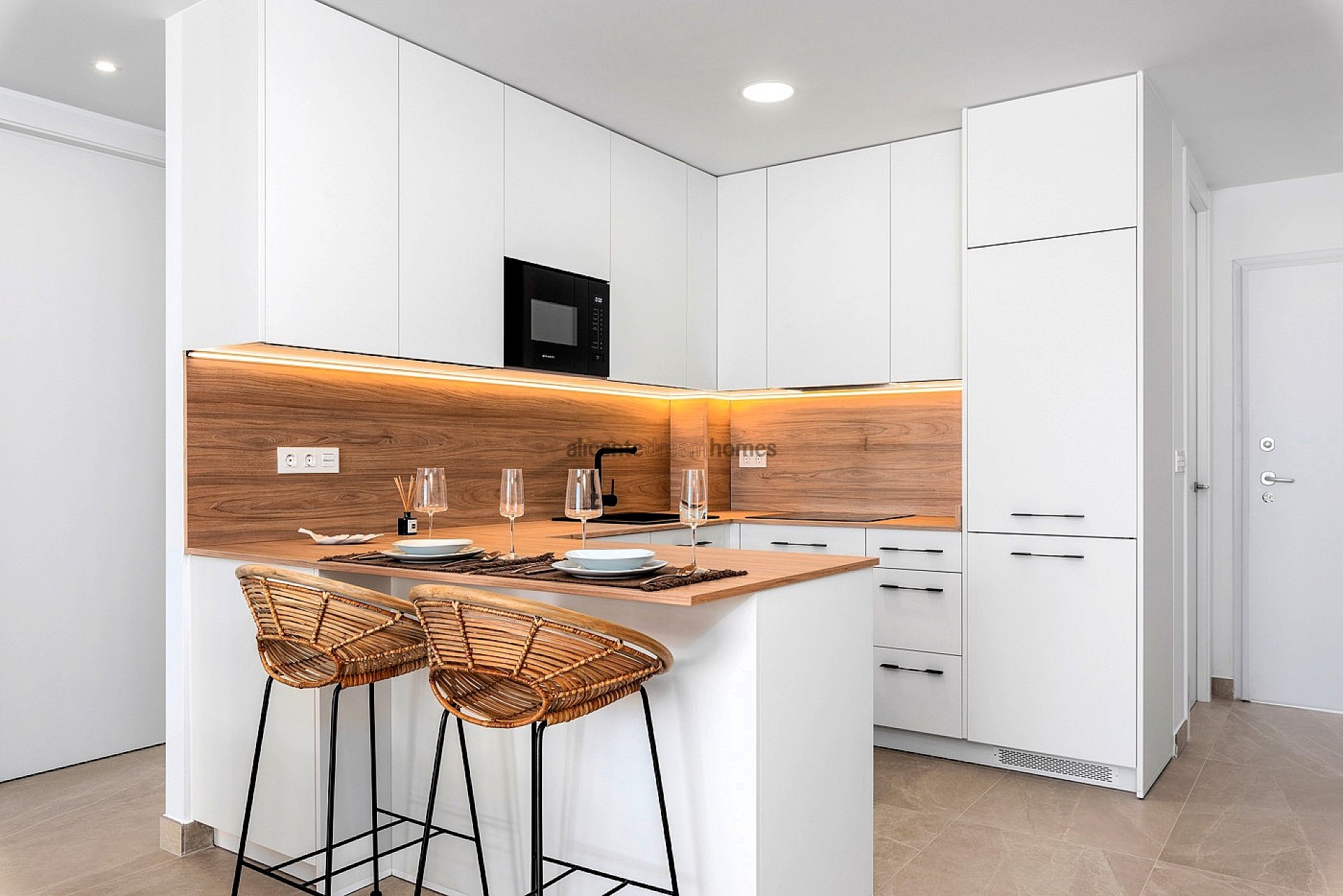 Resale - 3 Bedroom 2 Bathroom Apartment in Benijofar -  - Alicante