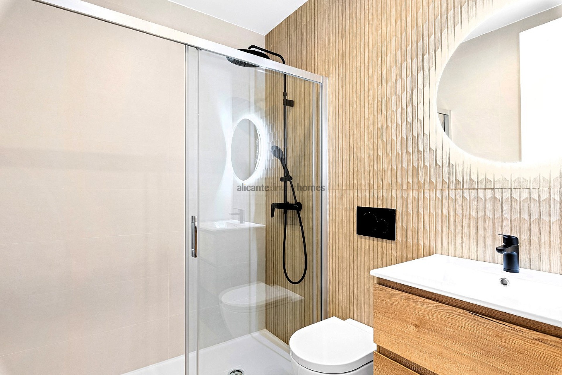 Resale - 3 Bedroom 2 Bathroom Apartment in Benijofar -  - Alicante