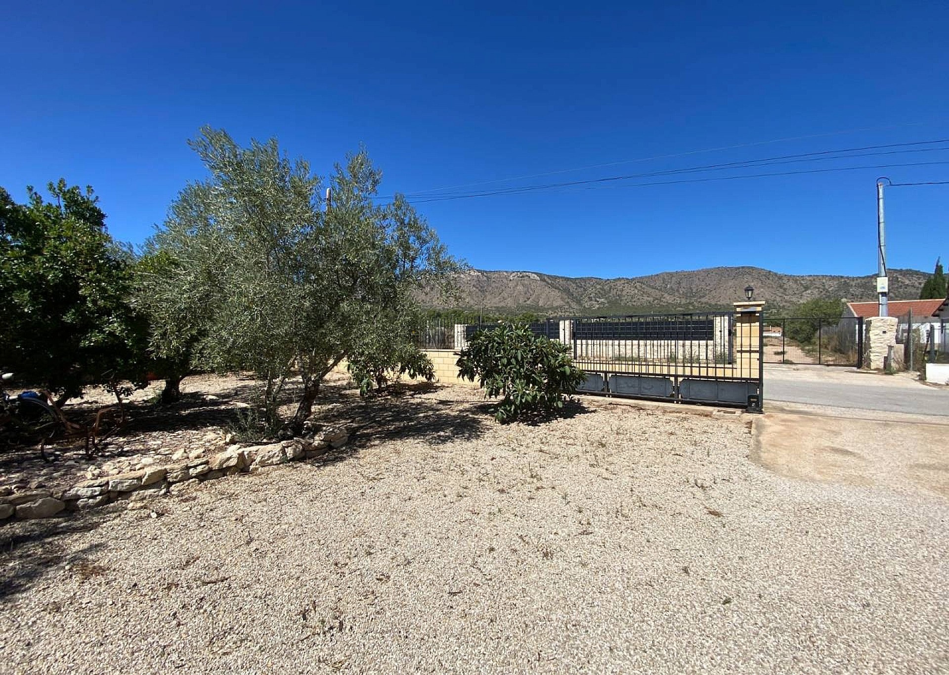Resale - 3 Bedroom 1 Bathroom Villa in Salinas -  - Alicante
