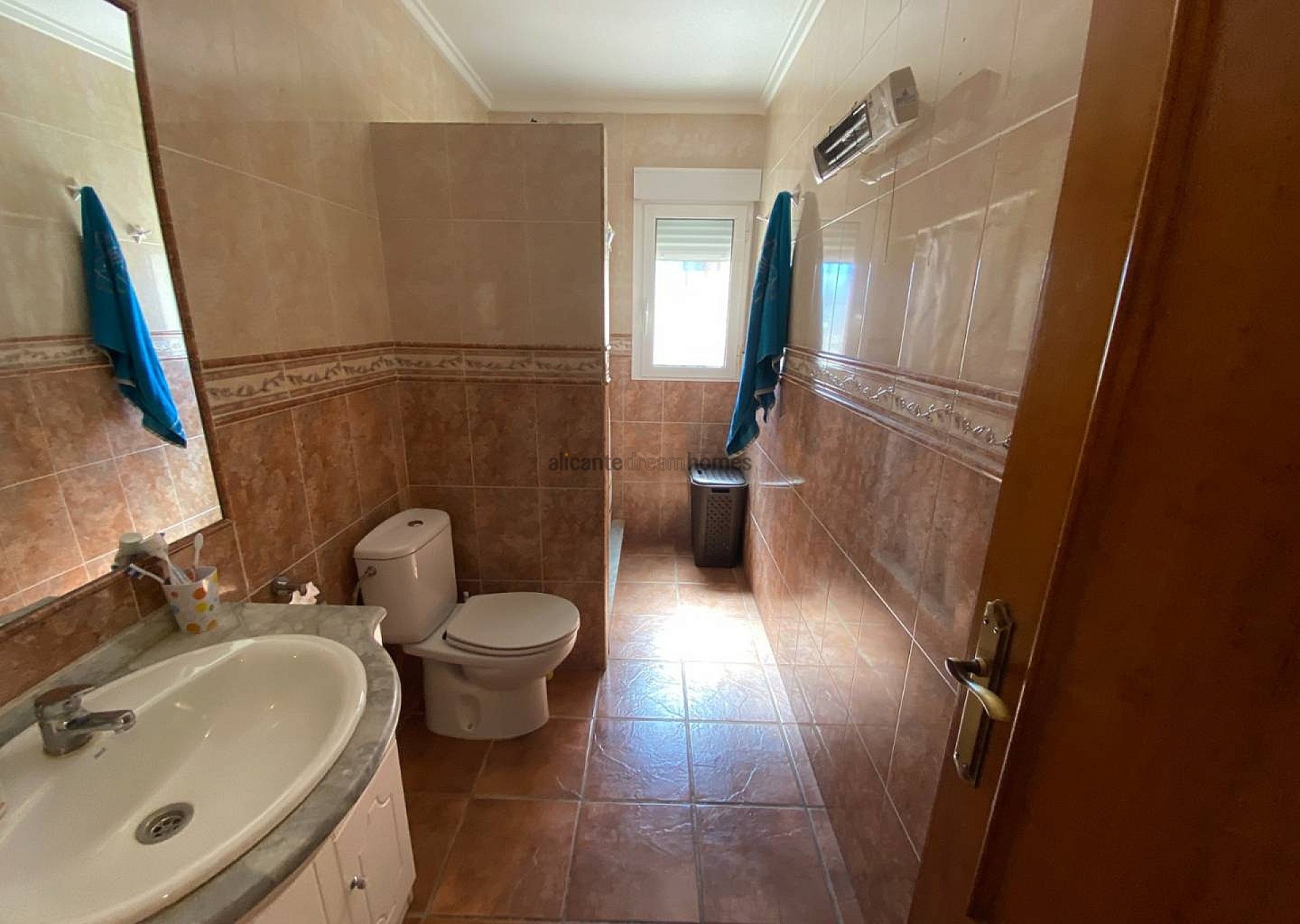 Resale - 3 Bedroom 1 Bathroom Villa in Salinas -  - Alicante