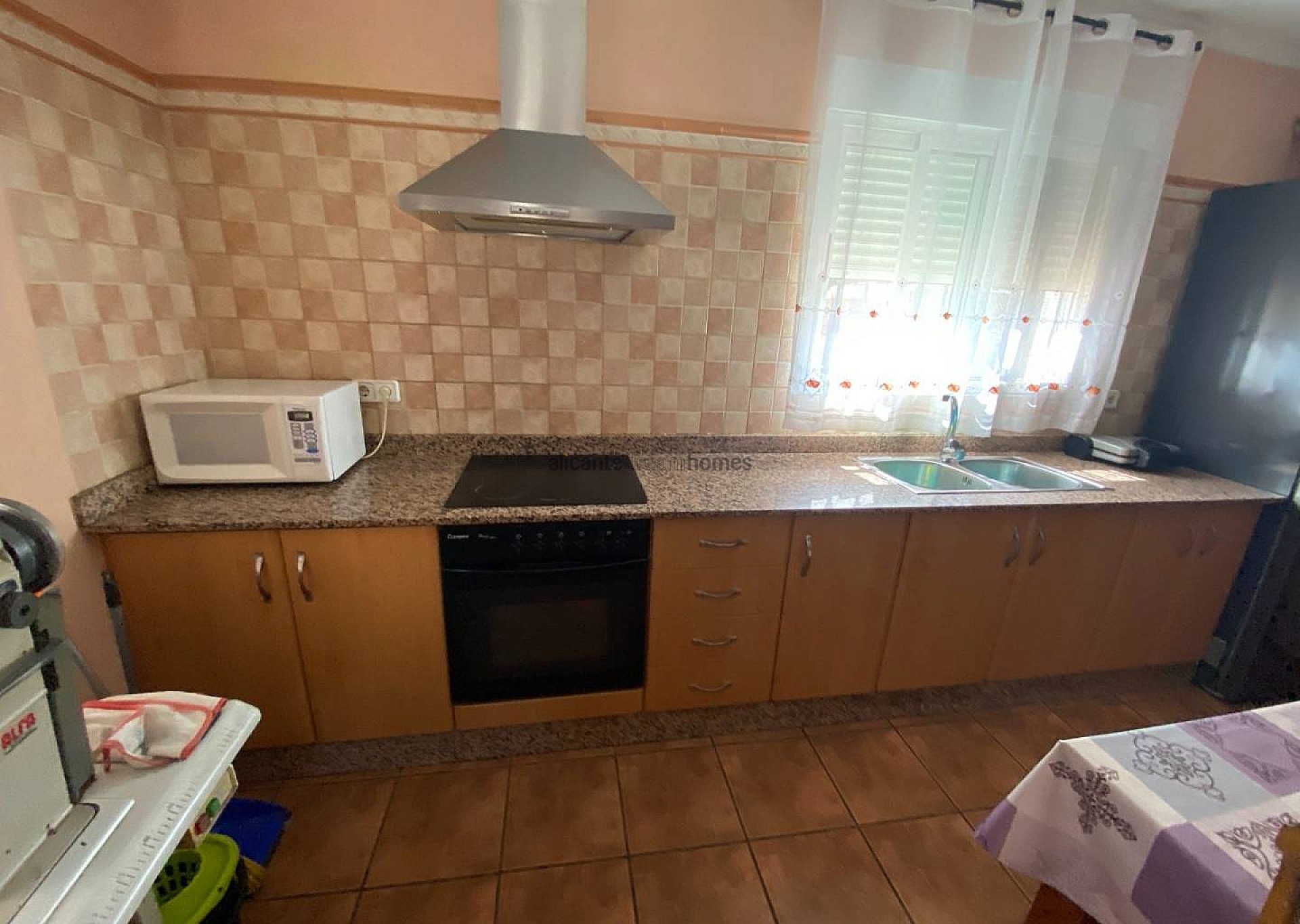 Resale - 3 Bedroom 1 Bathroom Villa in Salinas -  - Alicante