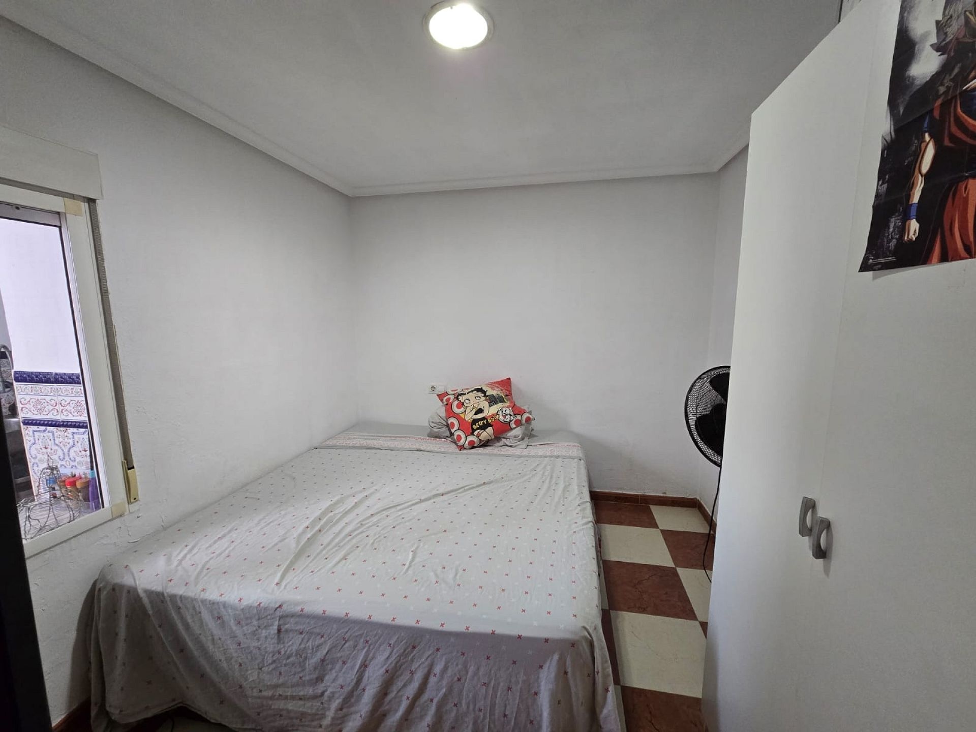 Resale - 5 Bedroom 2 Bathroom Townhouse in Sax -  - Alicante