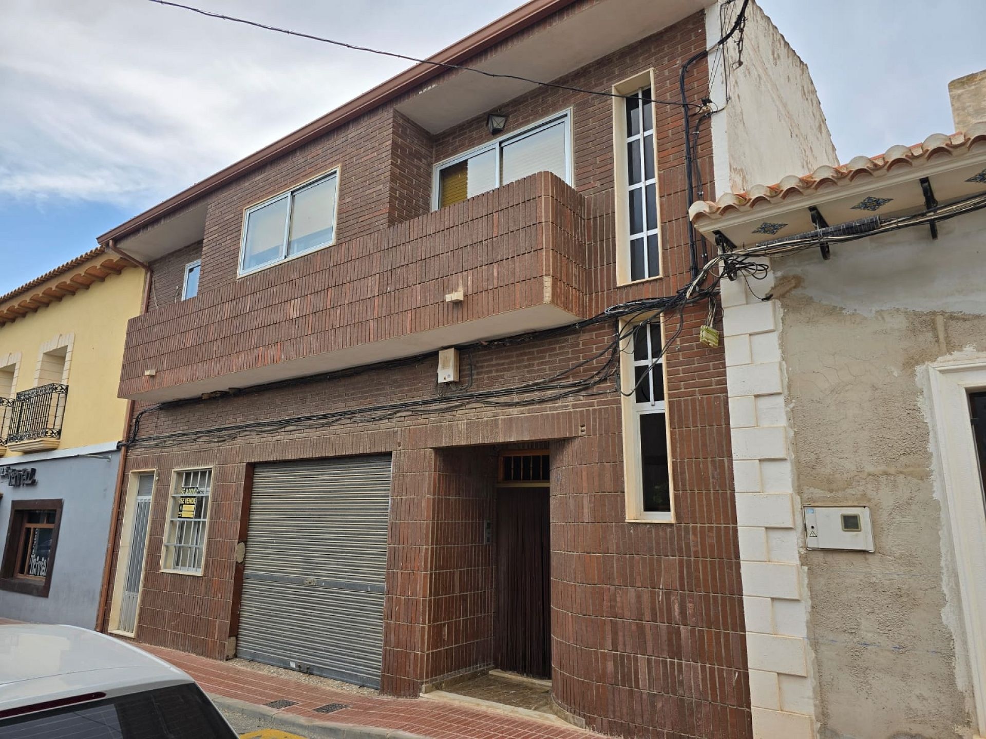 Resale - 4 Bedroom 2 Bathroom Townhouse in Salinas -  - Alicante