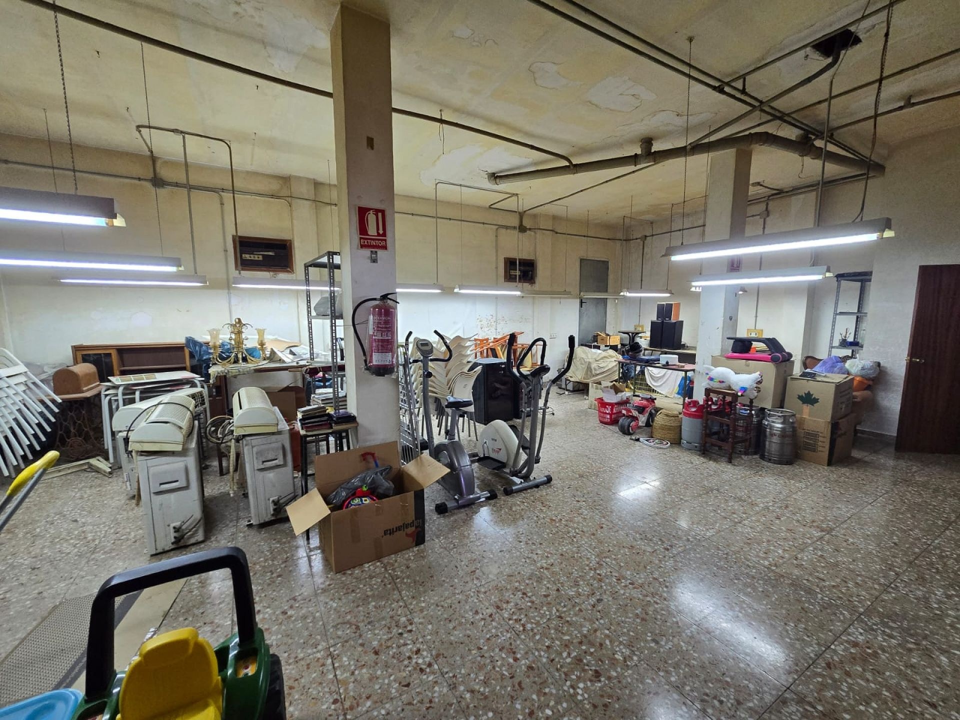 Resale - 4 Bedroom 2 Bathroom Townhouse in Salinas -  - Alicante