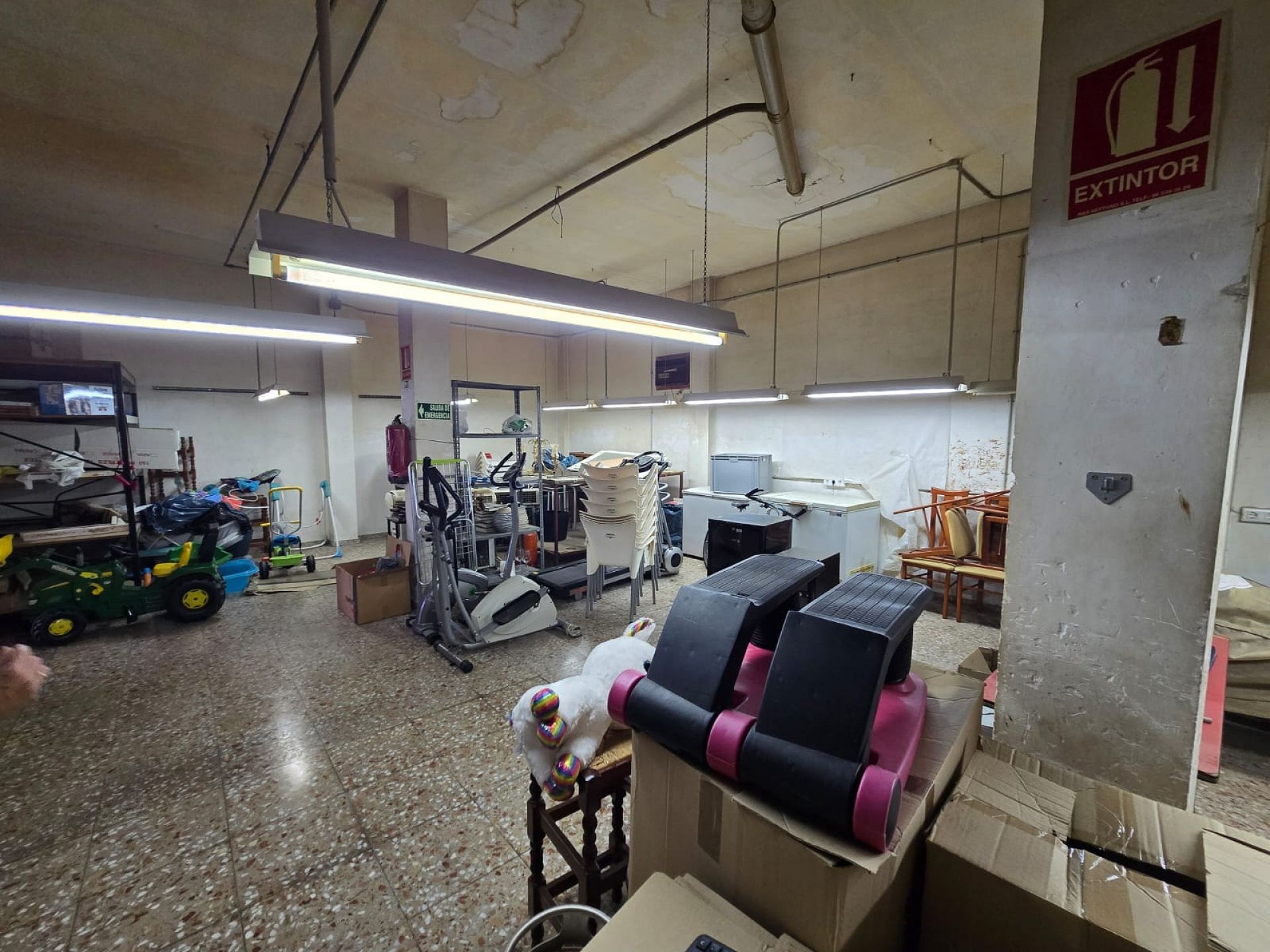 Resale - 4 Bedroom 2 Bathroom Townhouse in Salinas -  - Alicante