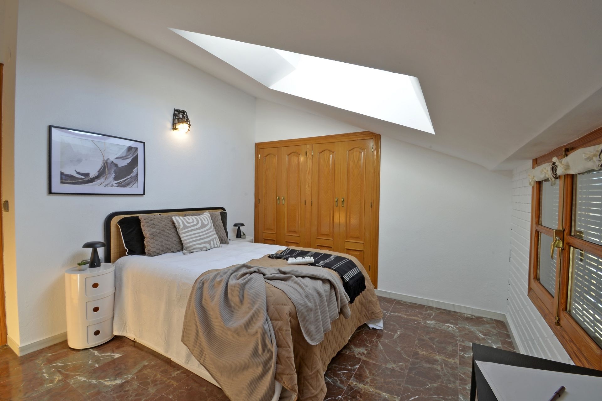 Resale - 4 Bedroom 4 Bathroom Townhouse in Sax -  - Alicante
