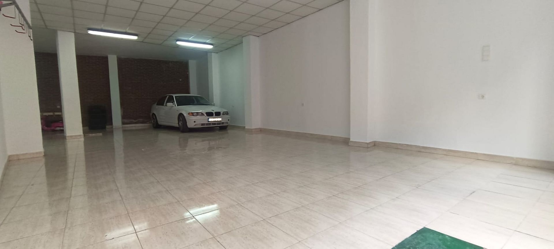 Resale - 4 Bedroom 4 Bathroom Townhouse in Sax -  - Alicante