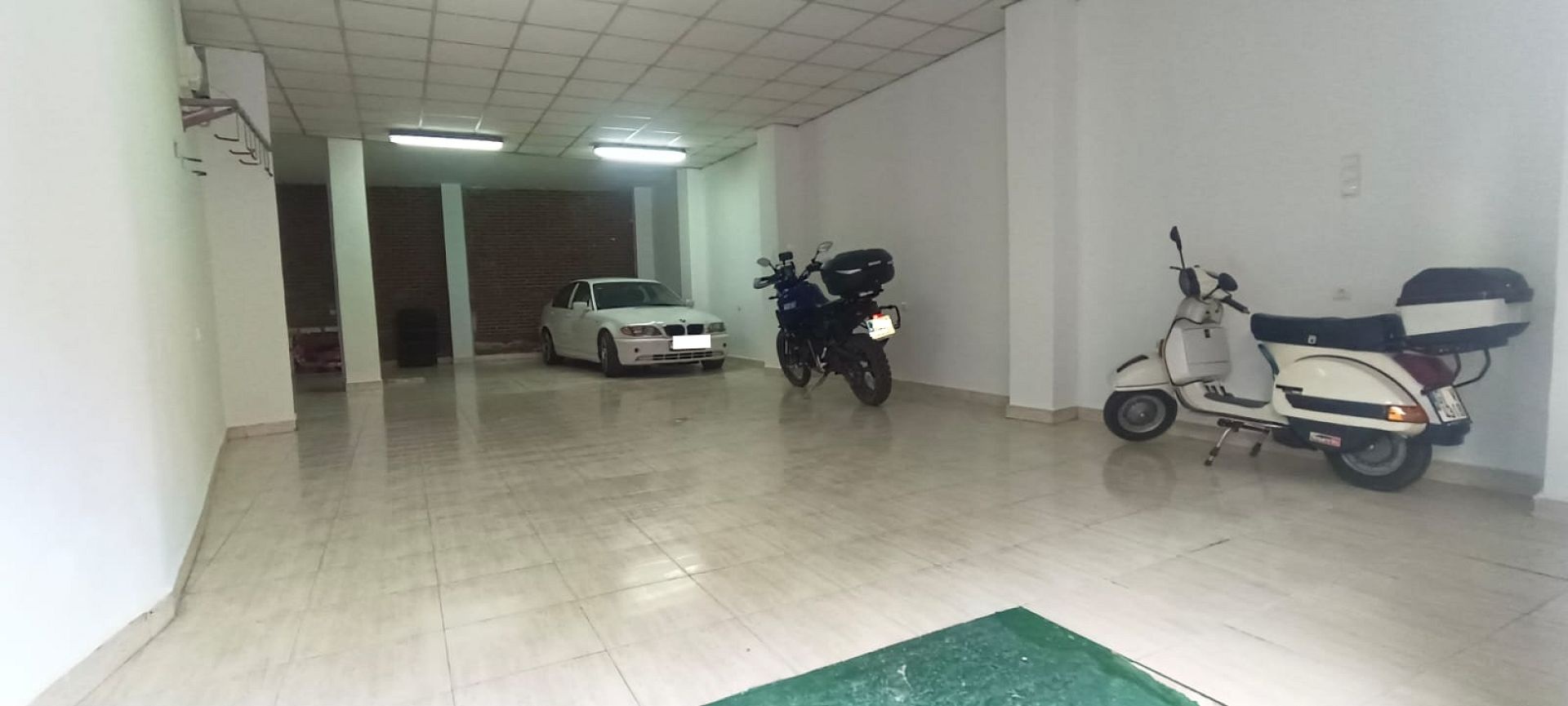 Resale - 4 Bedroom 4 Bathroom Townhouse in Sax -  - Alicante