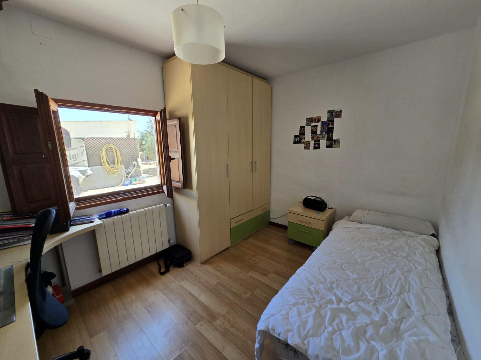 Resale - 4 Bedroom 2 Bathroom Villa in Sax -  - Alicante