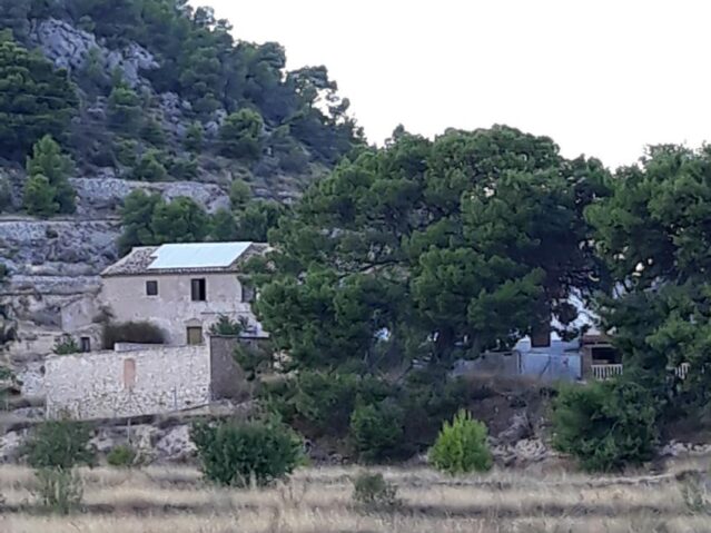 Resale - 5 Bedroom 1 Bathroom Villa in La Romana -  - Alicante