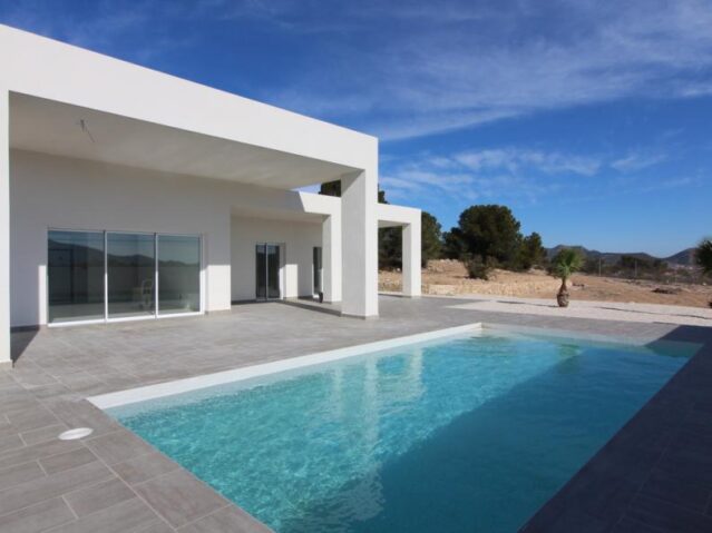 Resale - 3 Bedroom 2 Bathroom Villa in Pinoso -  - Alicante