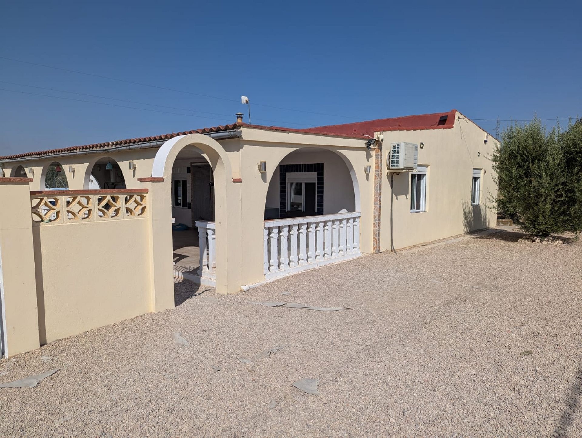 Resale - 3 Bedroom 3 Bathroom Country house in Sax -  - Alicante