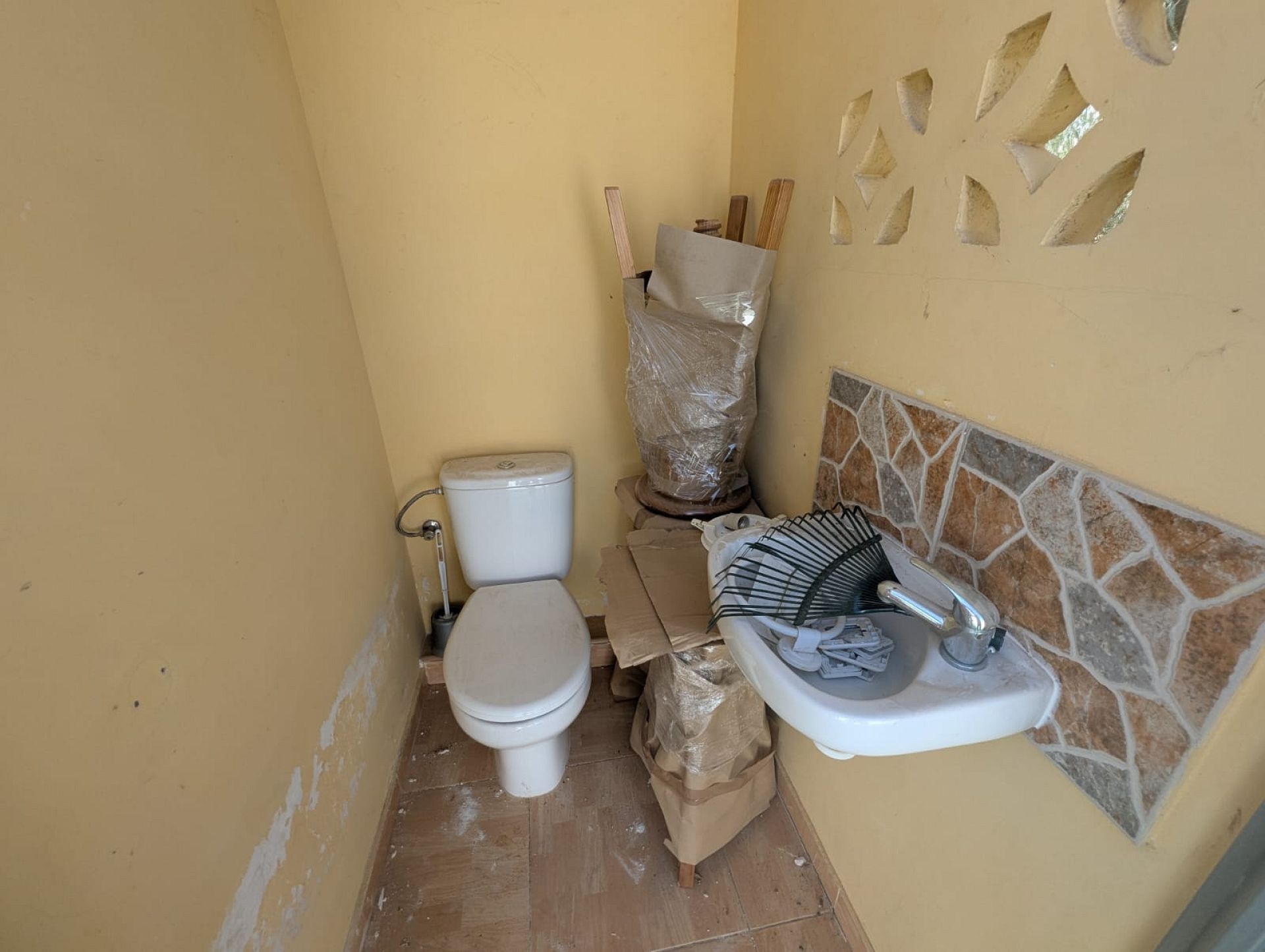 Resale - 3 Bedroom 3 Bathroom Country house in Sax -  - Alicante