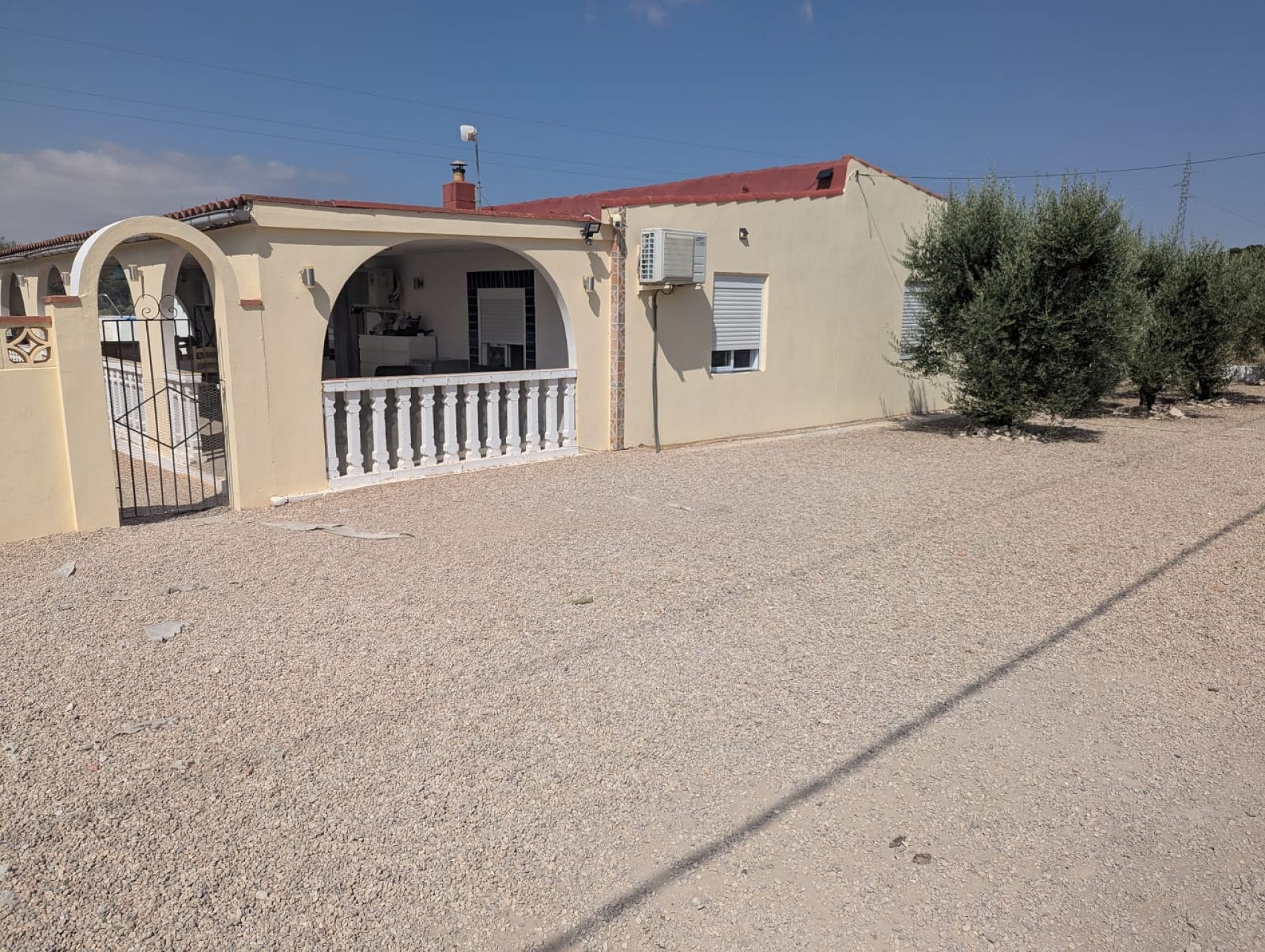 Resale - 3 Bedroom 3 Bathroom Country house in Sax -  - Alicante