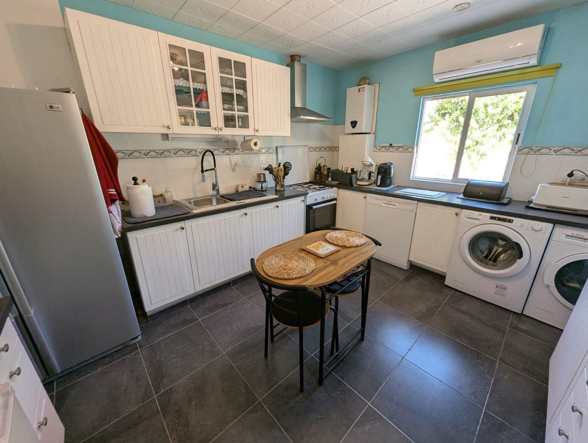 Resale - 3 Bedroom 3 Bathroom Country house in Sax -  - Alicante