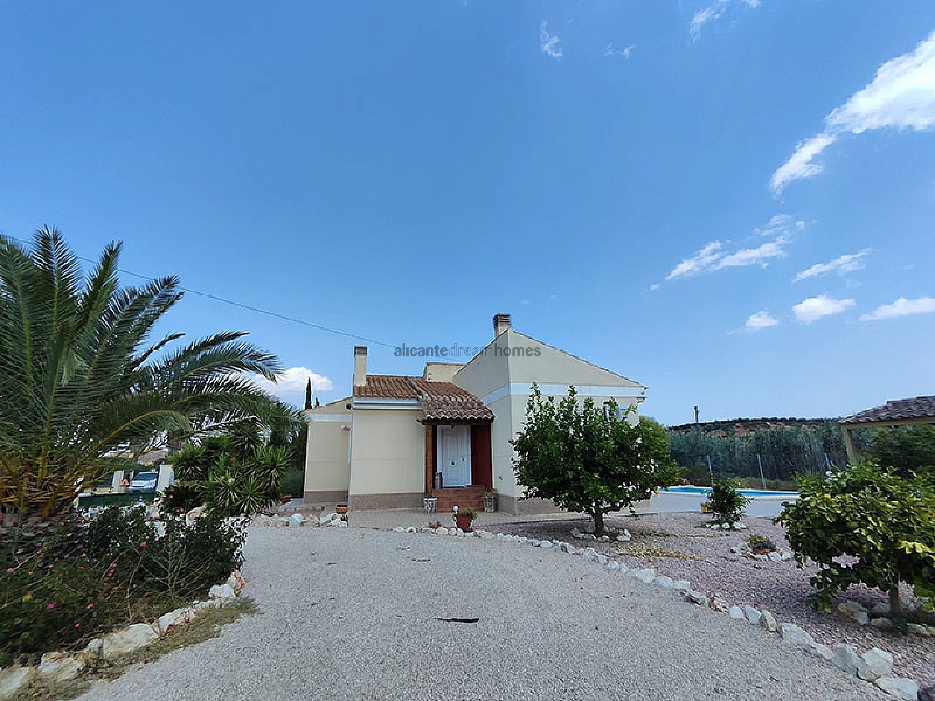 Resale - 3 Bedroom 3 Bathroom Villa in Fortuna -  - Murcia