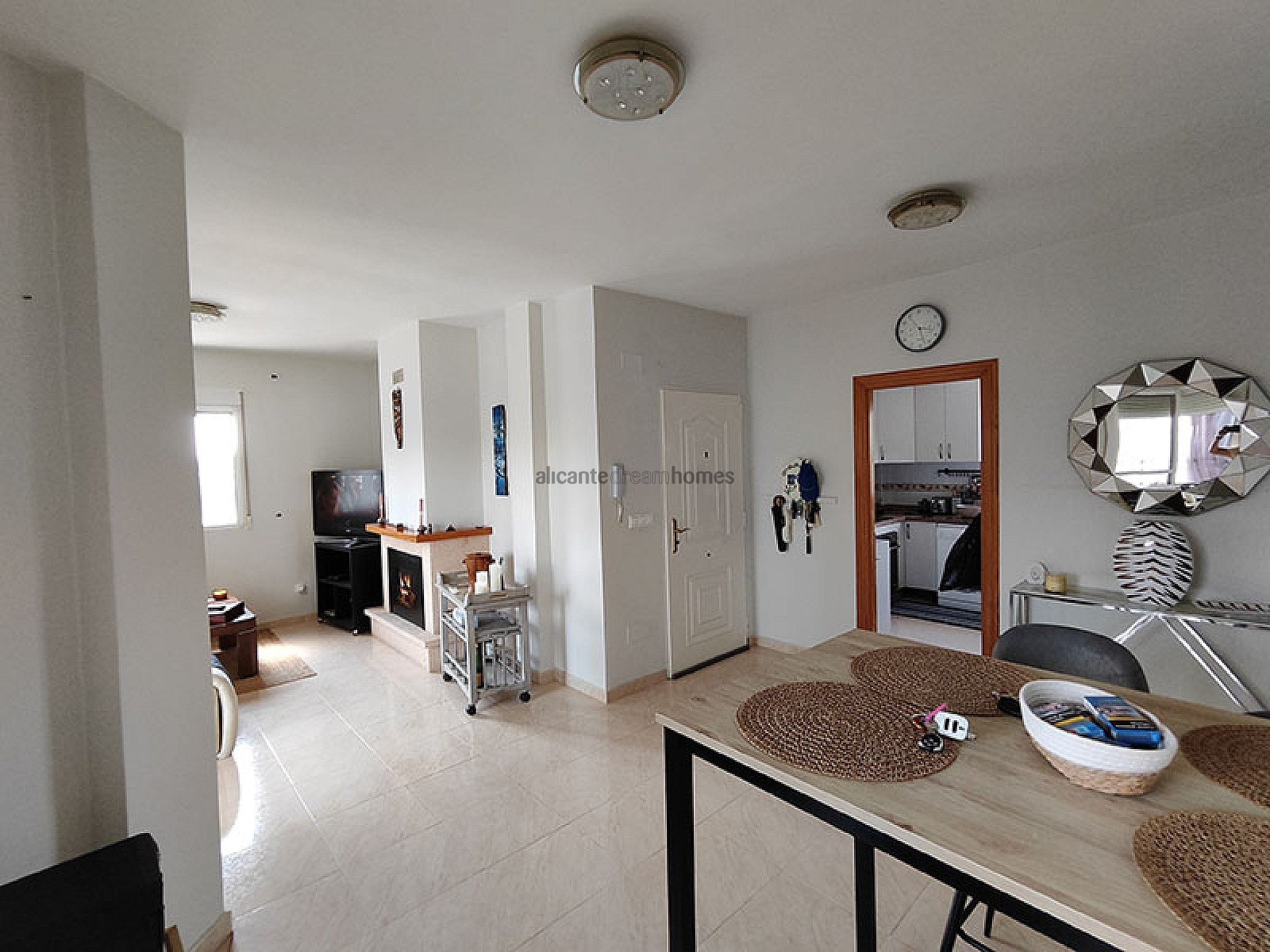 Resale - 3 Bedroom 3 Bathroom Villa in Fortuna -  - Murcia