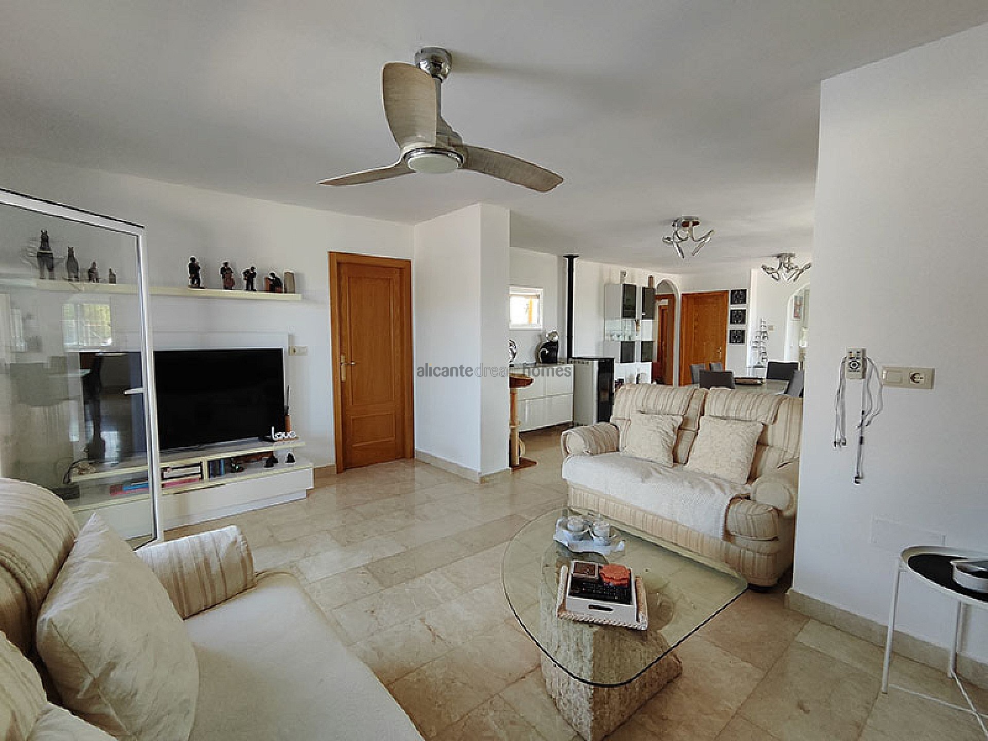 Resale - 4 Bedroom 2 Bathroom Villa in Fortuna -  - Murcia