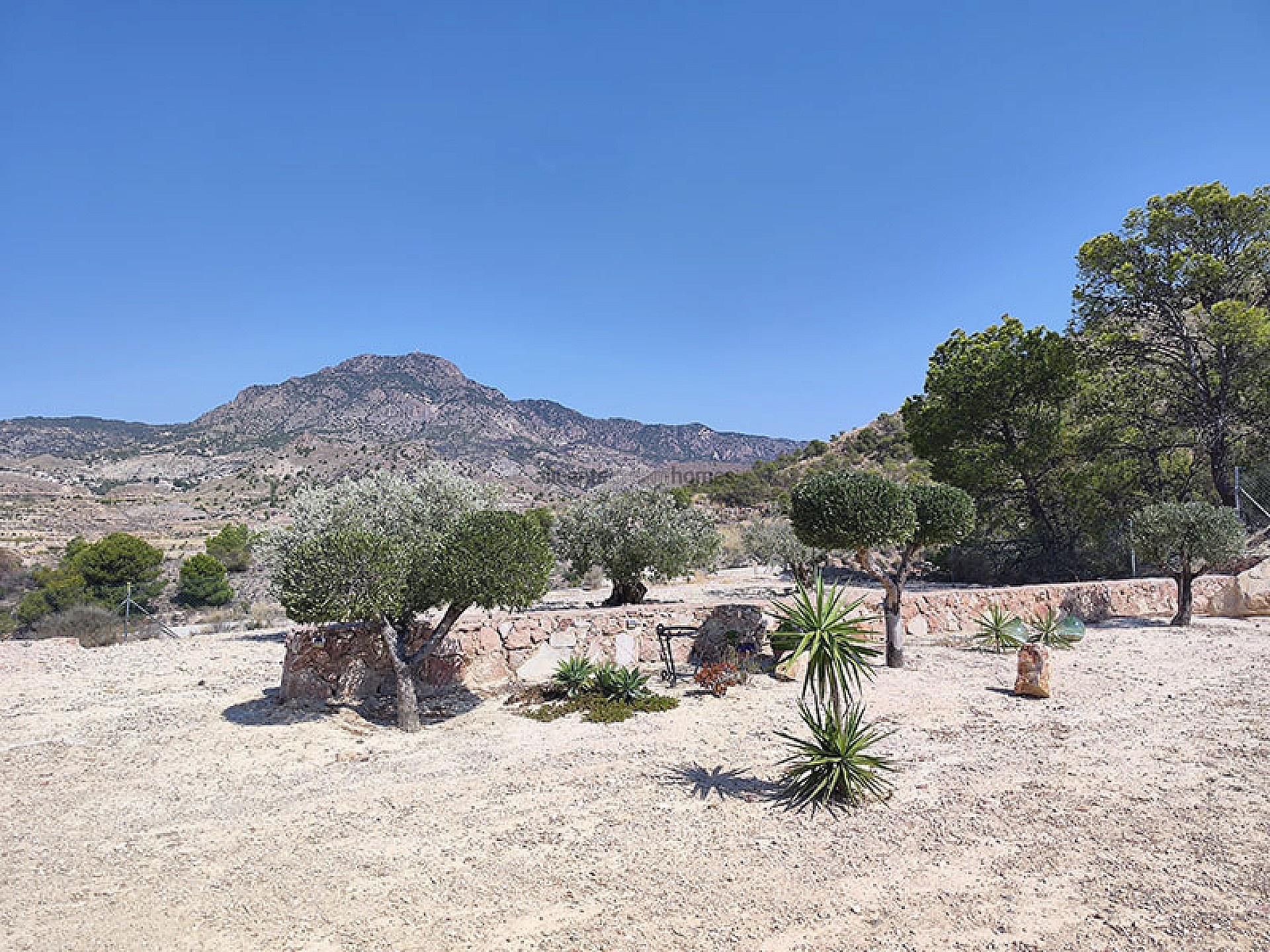 Resale - 4 Bedroom 2 Bathroom Villa in Fortuna -  - Murcia