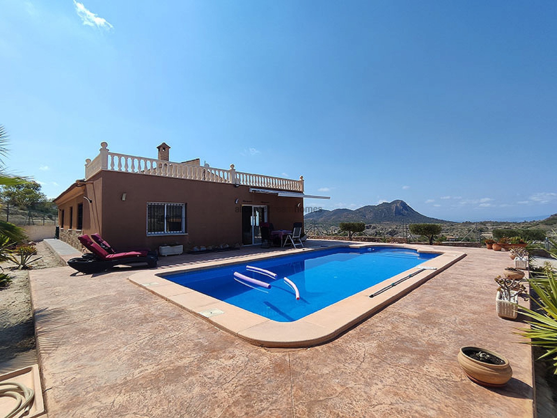 Resale - 4 Bedroom 2 Bathroom Villa in Fortuna -  - Murcia
