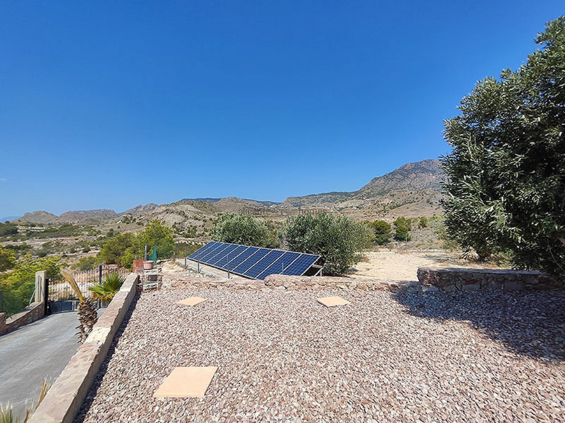 Resale - 4 Bedroom 2 Bathroom Villa in Fortuna -  - Murcia