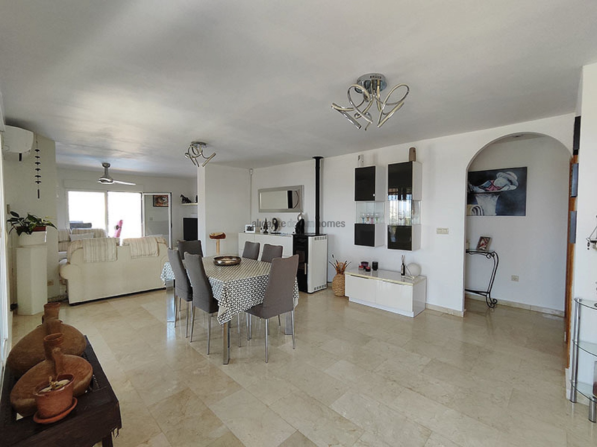 Resale - 4 Bedroom 2 Bathroom Villa in Fortuna -  - Murcia