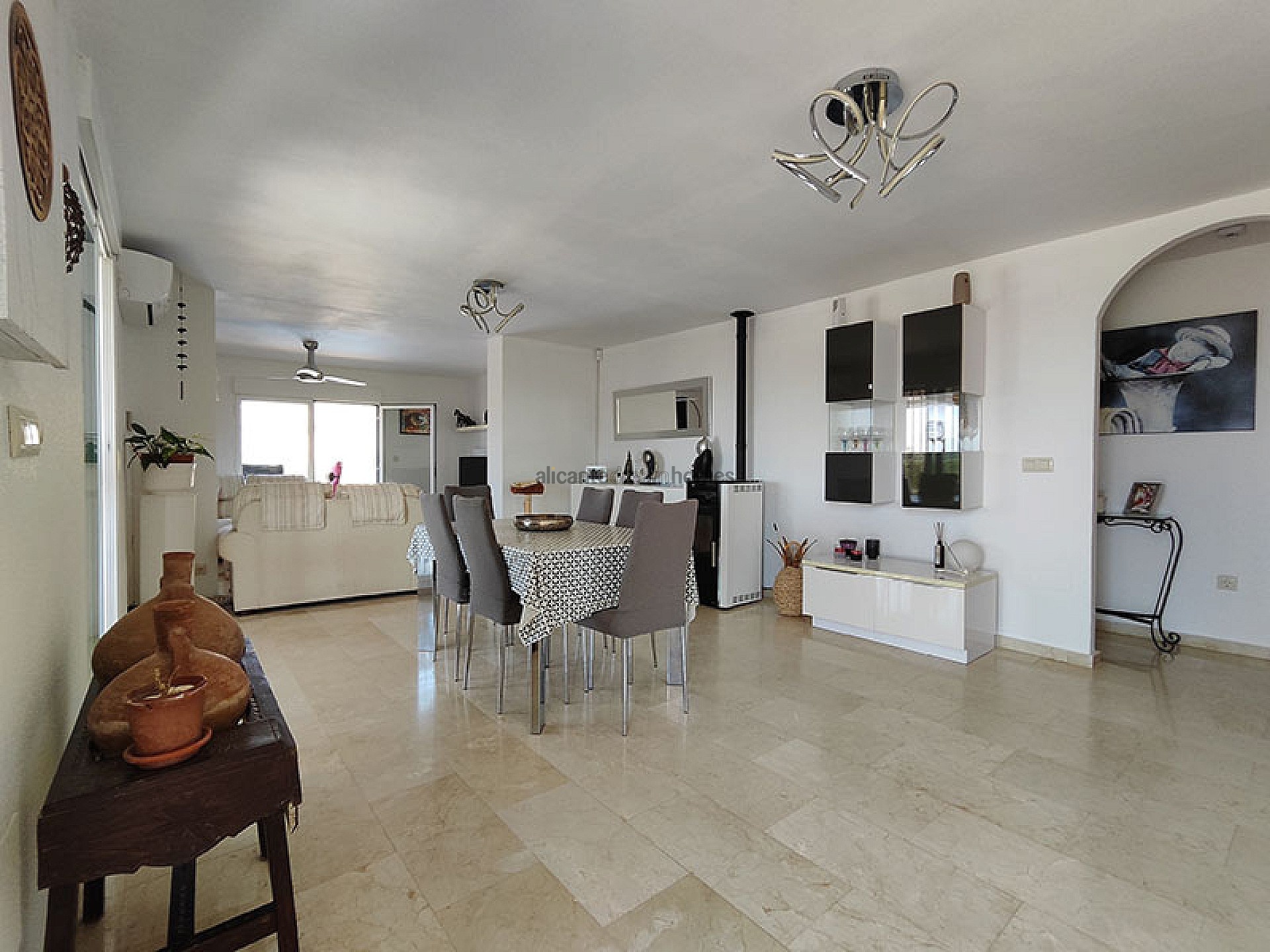 Resale - 4 Bedroom 2 Bathroom Villa in Fortuna -  - Murcia