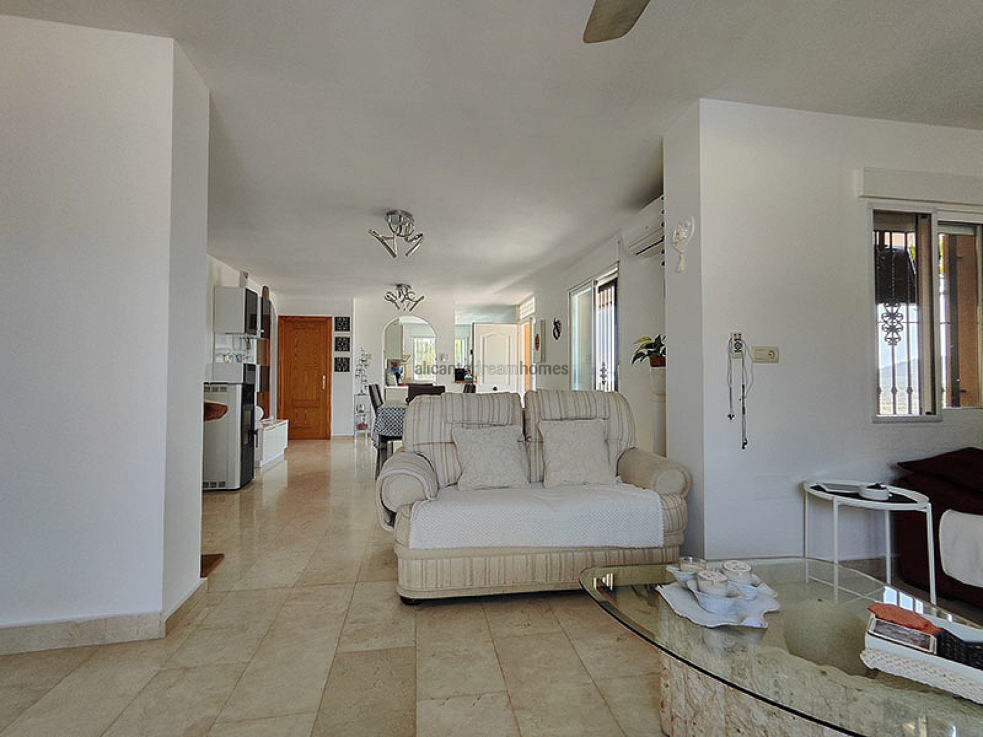 Resale - 4 Bedroom 2 Bathroom Villa in Fortuna -  - Murcia