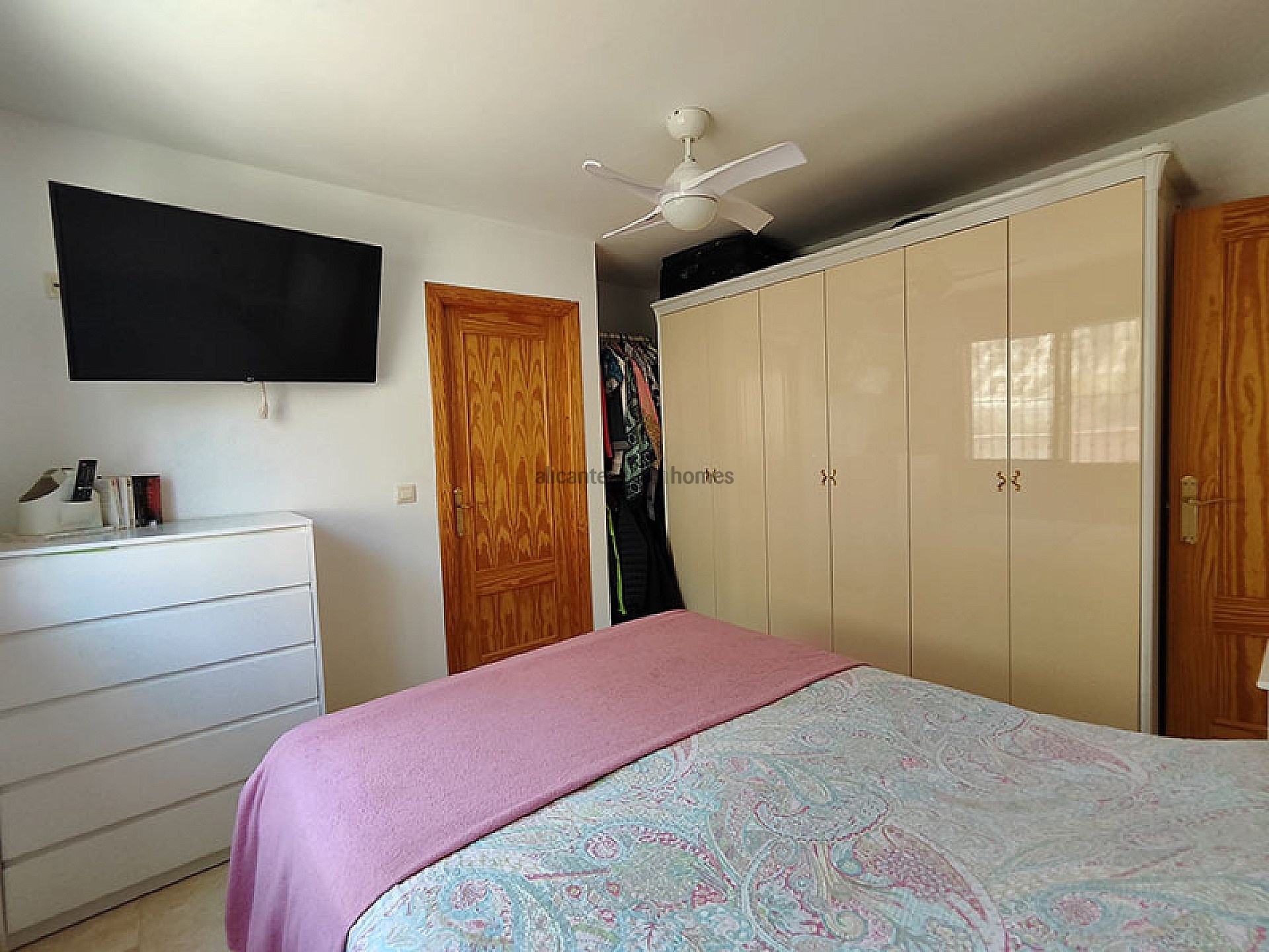 Resale - 4 Bedroom 2 Bathroom Villa in Fortuna -  - Murcia